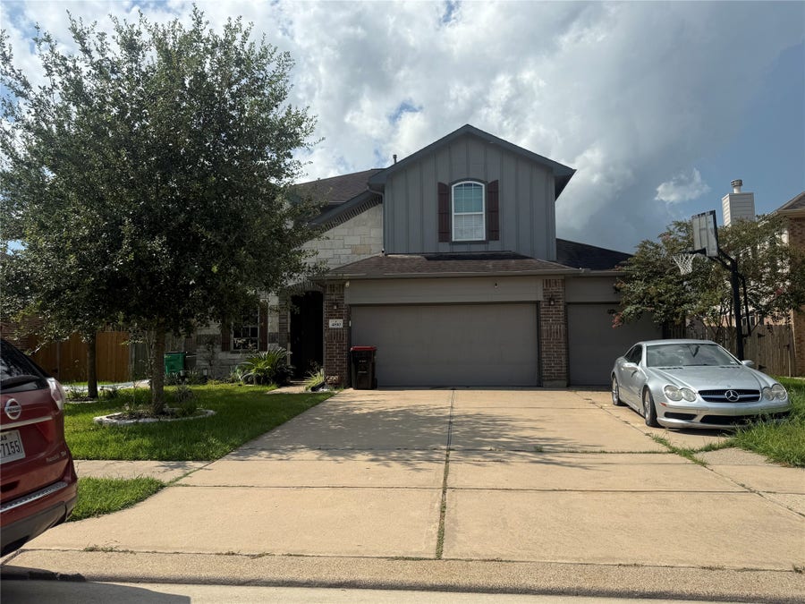 Property photo for 4810 Crescent Lake Circle, Baytown, TX