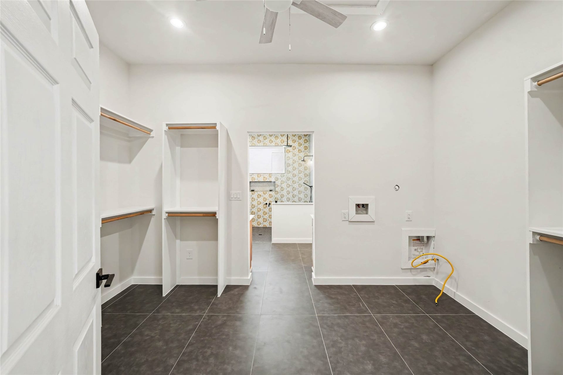 4709 Sanborn Drive, Houston, TX 77092 The washer/gas dryer connections are located in the master closet as well so close to all the bedrooms and other bath, super convenient without sacrificing closet space.