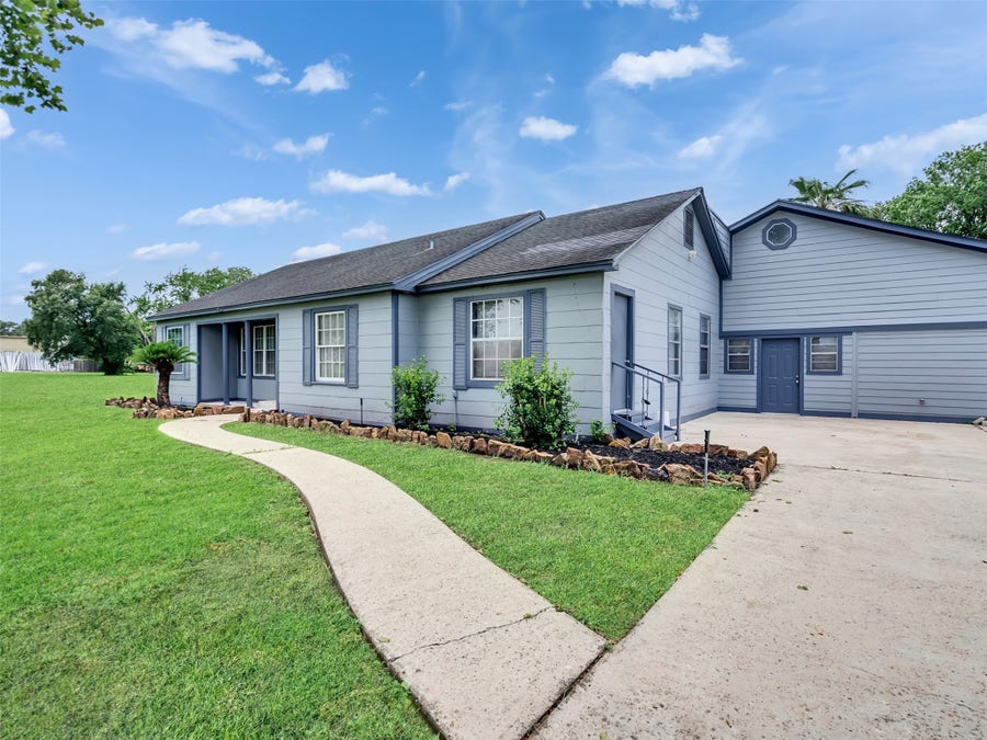 Property photo for 2000 Bob Smith Road, Baytown, TX