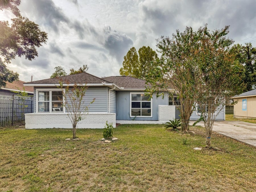 Property photo for 3302 Chestershire Drive, Pasadena, TX