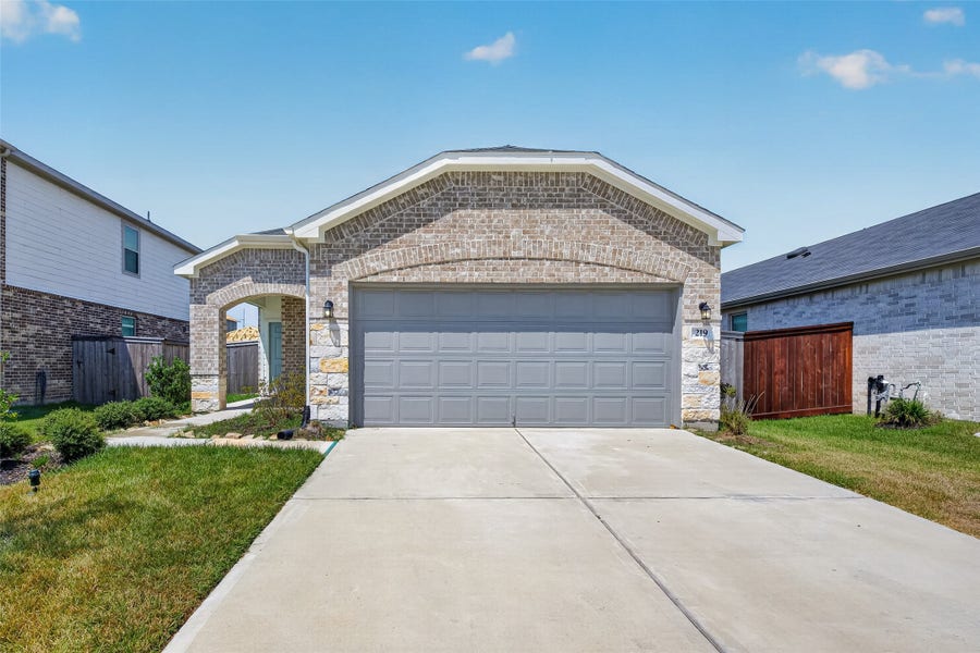 Property photo for 219 Bismuth Drive, Crosby, TX