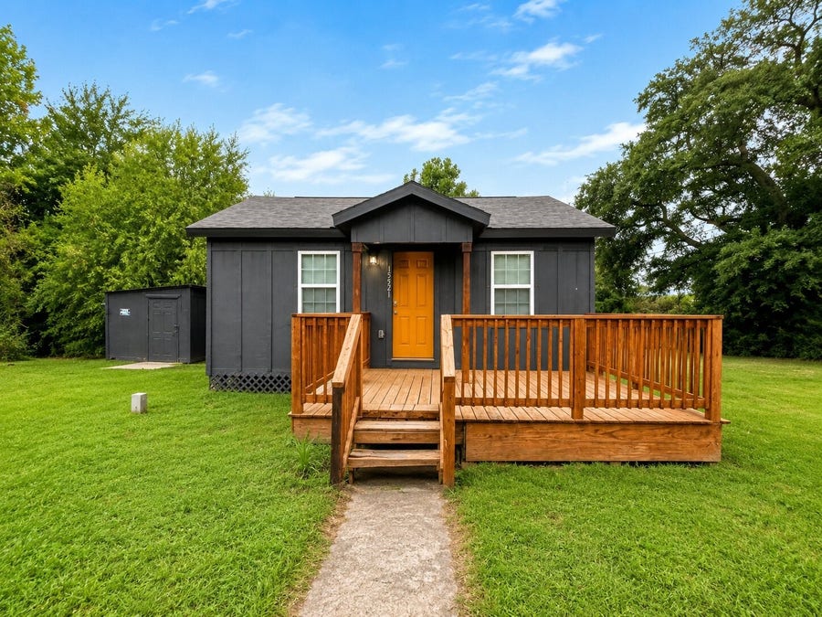 Property photo for 15521 Highway 6, Santa Fe, TX