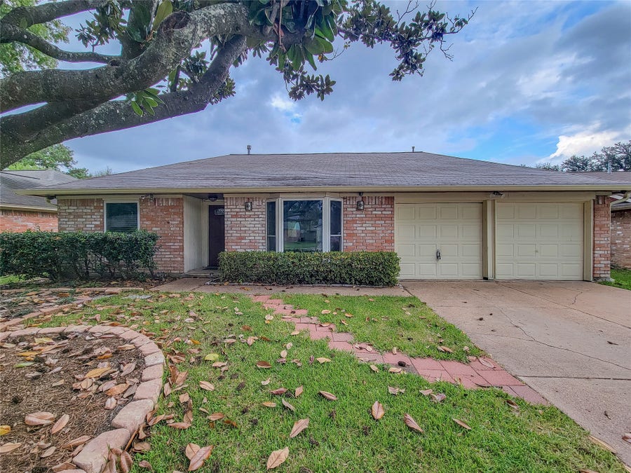 Property photo for 9422 Thistle Trail Drive, Houston, TX