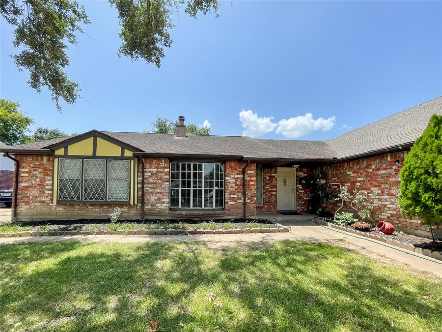 Property photo for 9506 Riverside Lodge Drive, Houston, TX