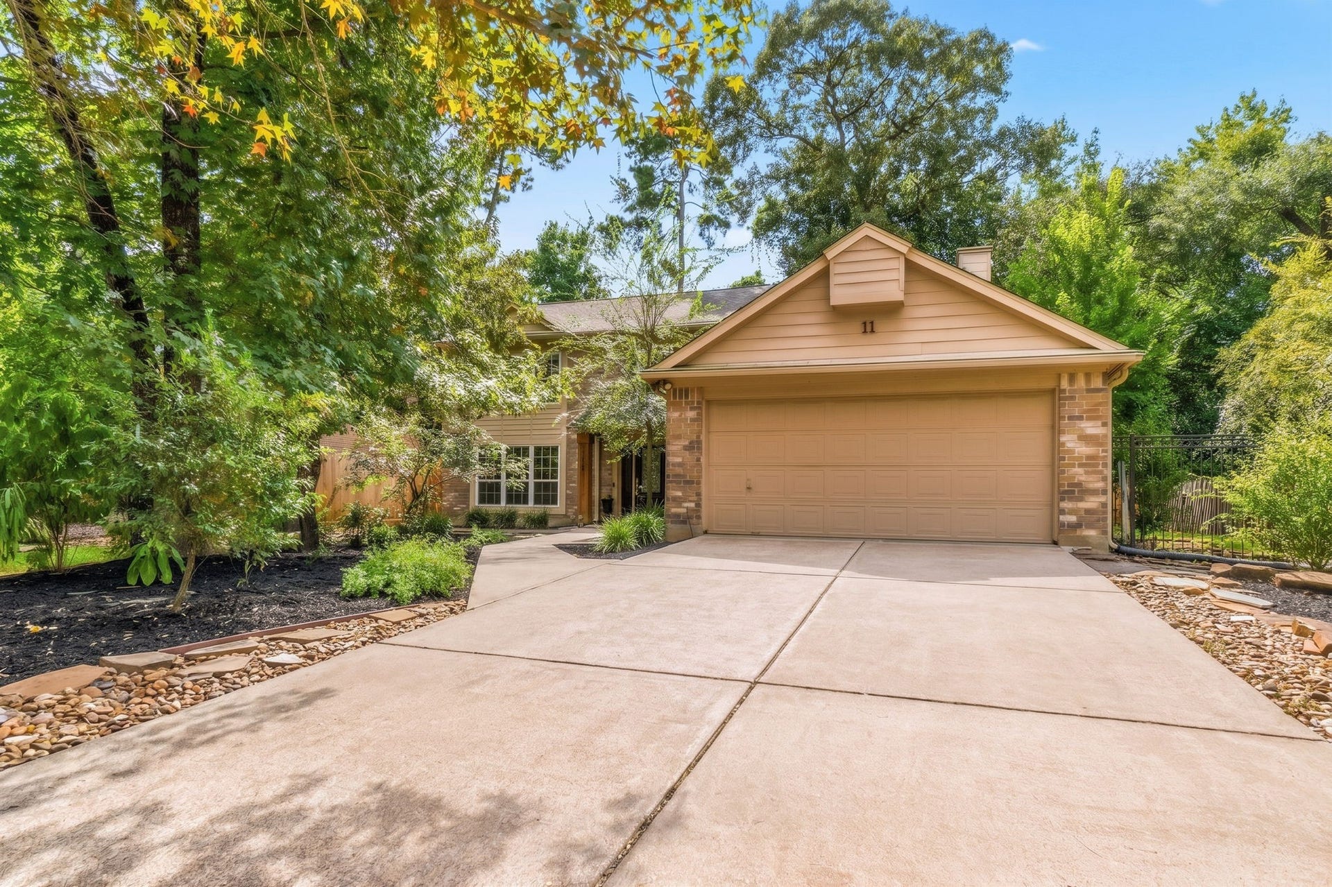 11 Thorn Berry Place, The Woodlands, TX 77381 11 Thorn Berry Place, The Woodlands, TX 77381