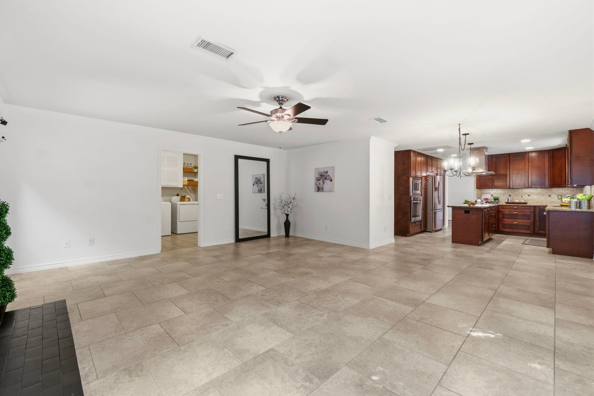 11 Thorn Berry Place, The Woodlands, TX 77381 11 Thorn Berry Place, The Woodlands, TX 77381
