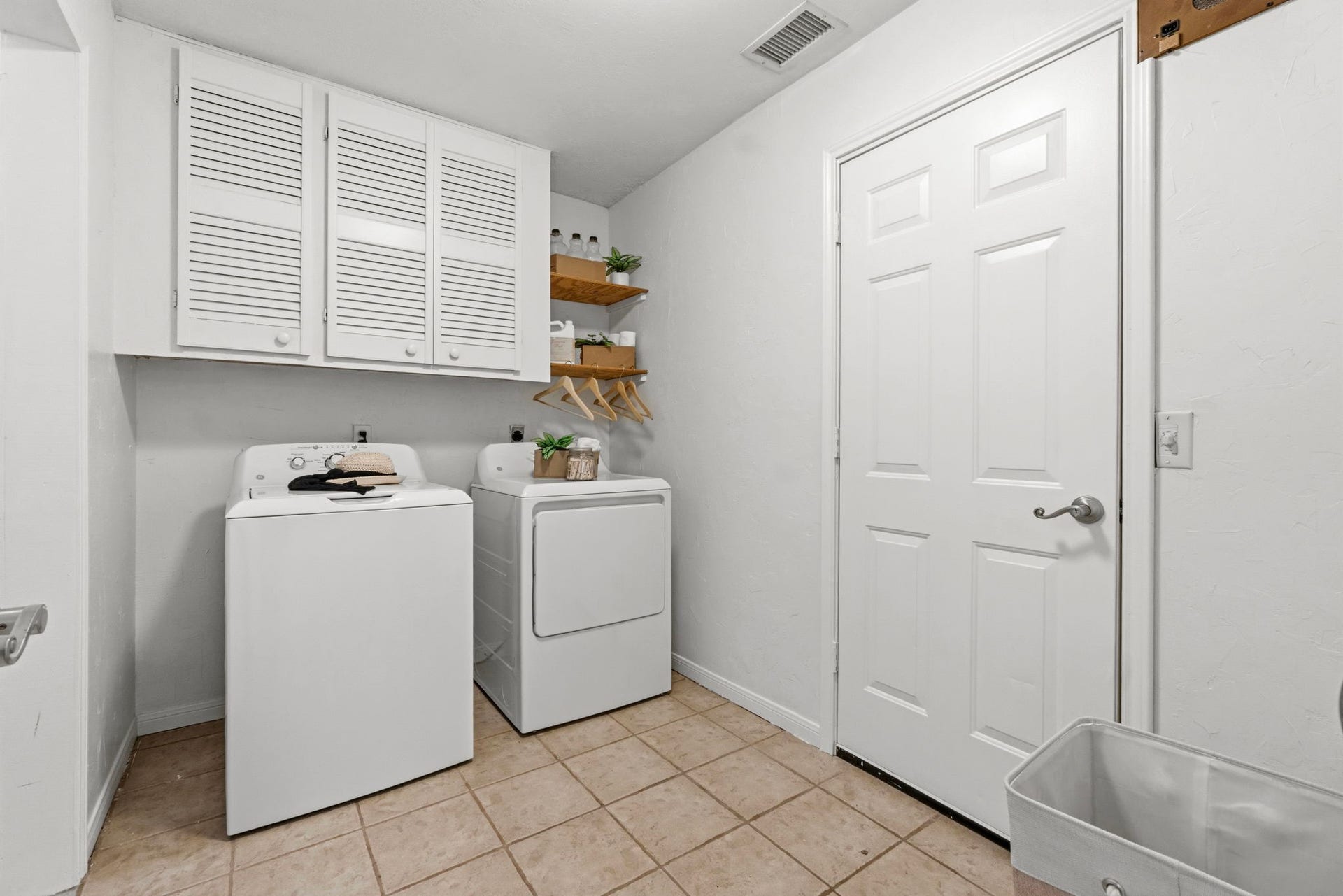 11 Thorn Berry Place, The Woodlands, TX 77381 11 Thorn Berry Place, The Woodlands, TX 77381