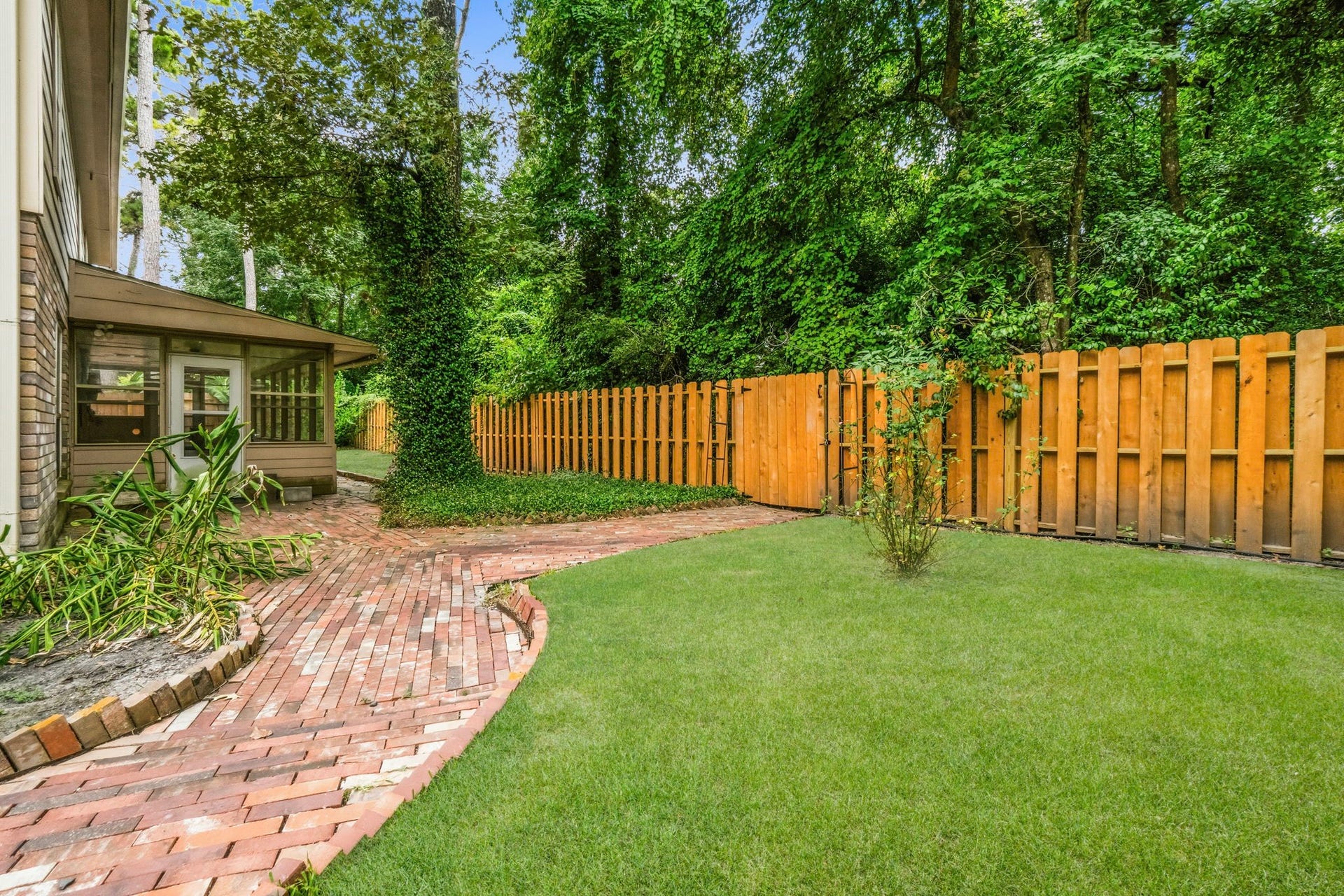 11 Thorn Berry Place, The Woodlands, TX 77381 11 Thorn Berry Place, The Woodlands, TX 77381