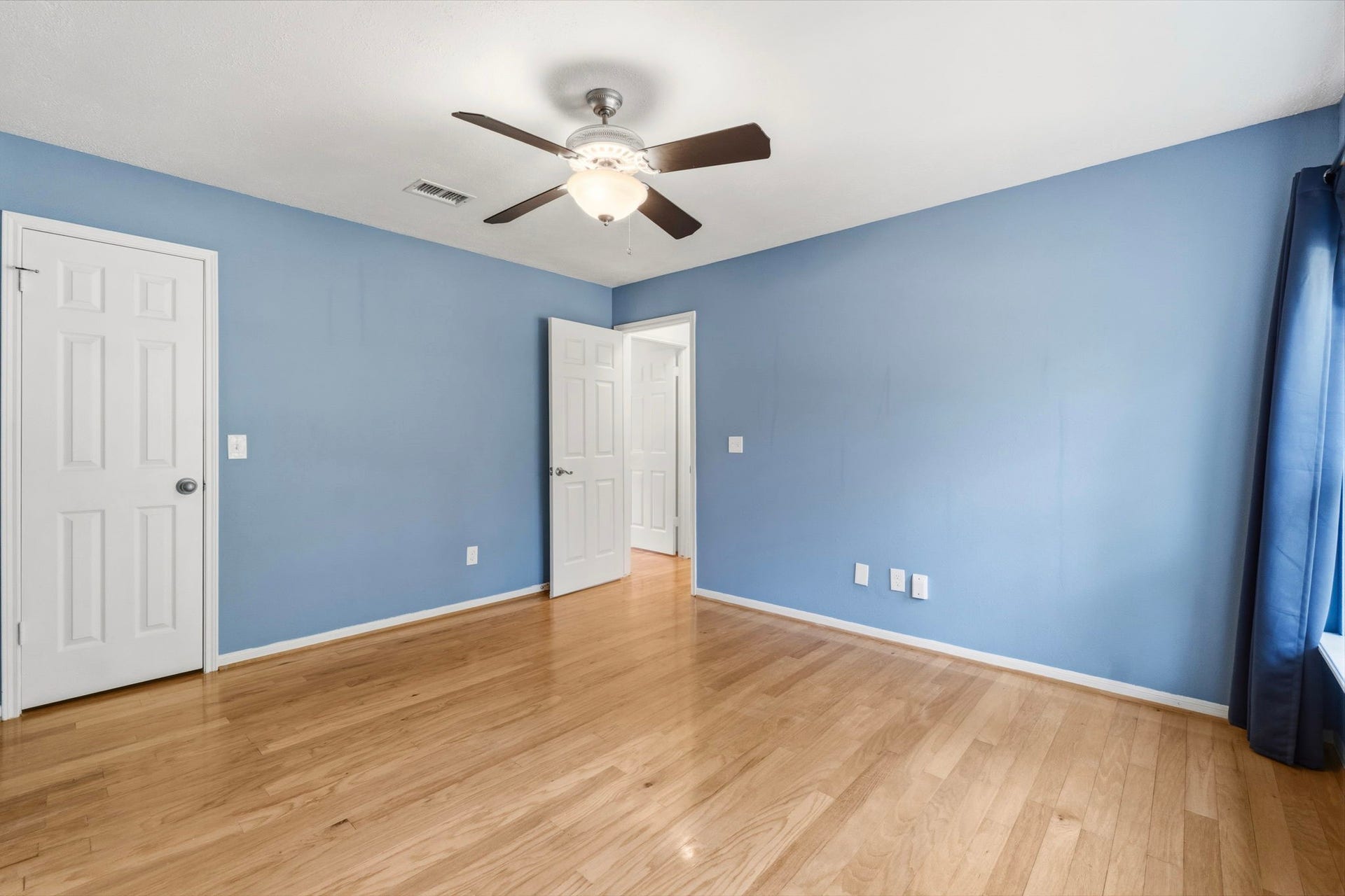 11 Thorn Berry Place, The Woodlands, TX 77381 11 Thorn Berry Place, The Woodlands, TX 77381