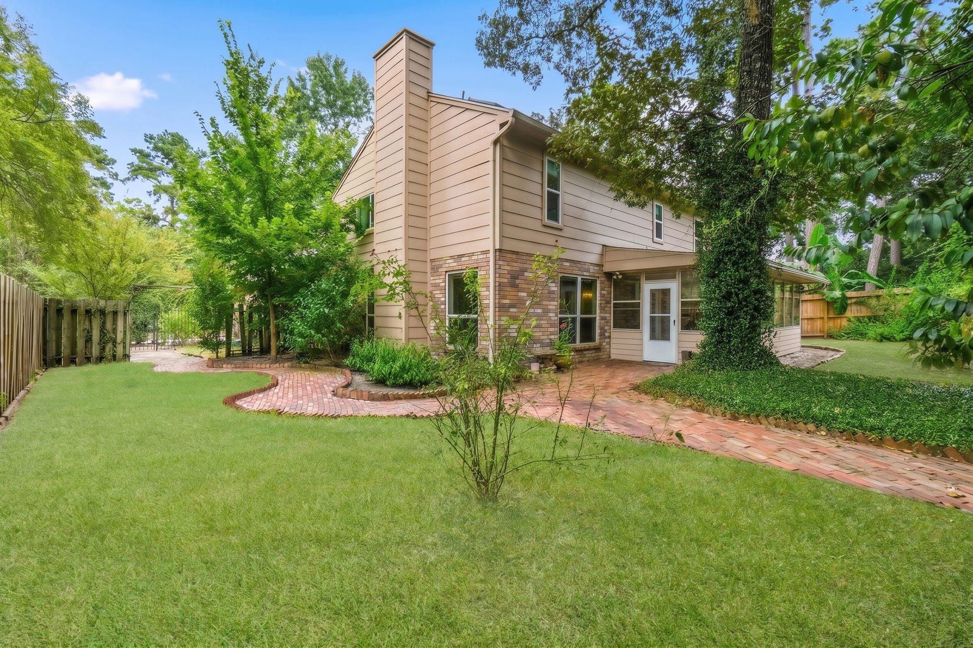 11 Thorn Berry Place, The Woodlands, TX 77381 11 Thorn Berry Place, The Woodlands, TX 77381