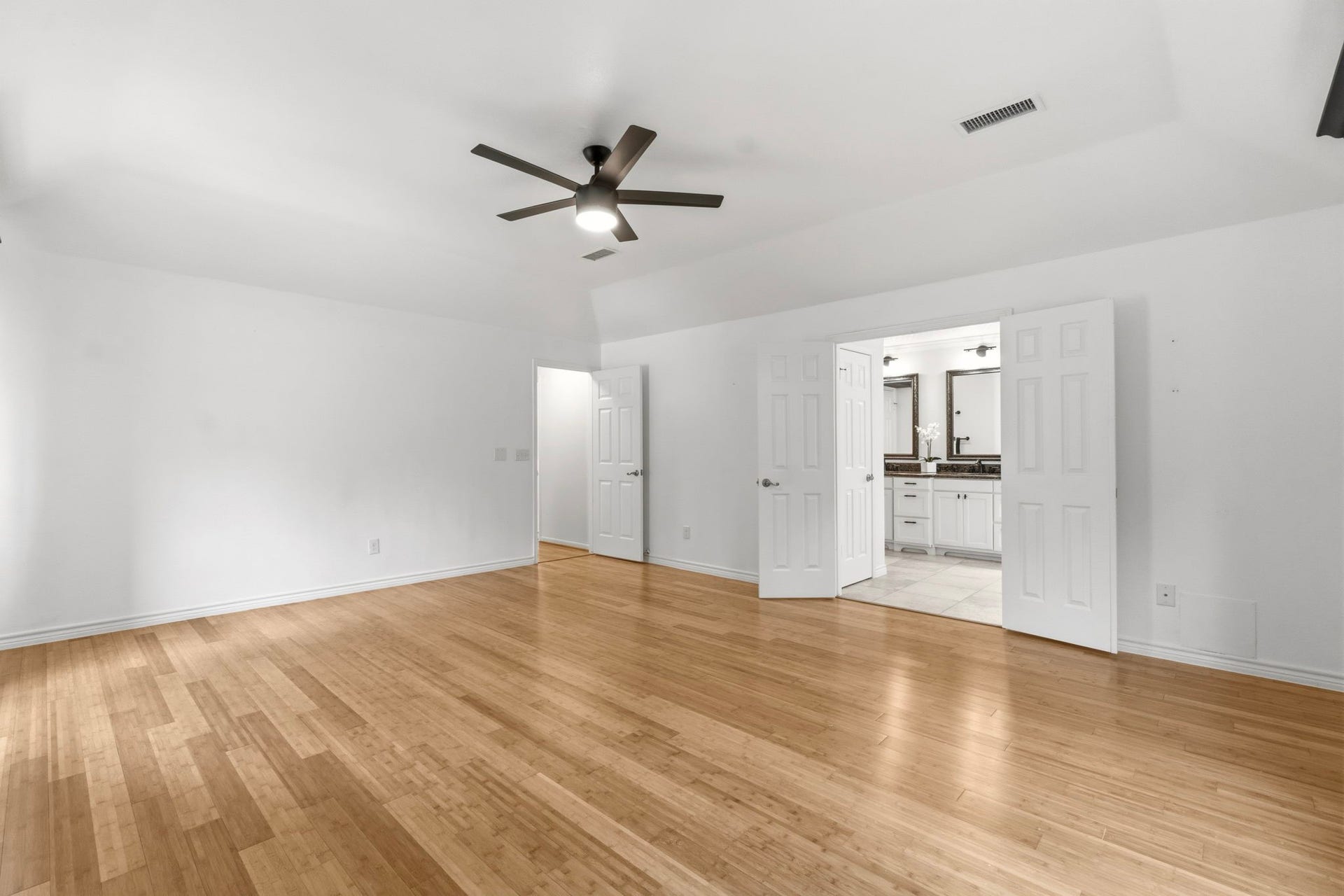 11 Thorn Berry Place, The Woodlands, TX 77381 11 Thorn Berry Place, The Woodlands, TX 77381