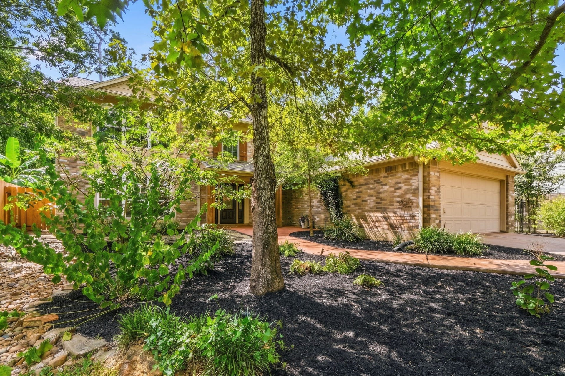 11 Thorn Berry Place, The Woodlands, TX 77381 11 Thorn Berry Place, The Woodlands, TX 77381