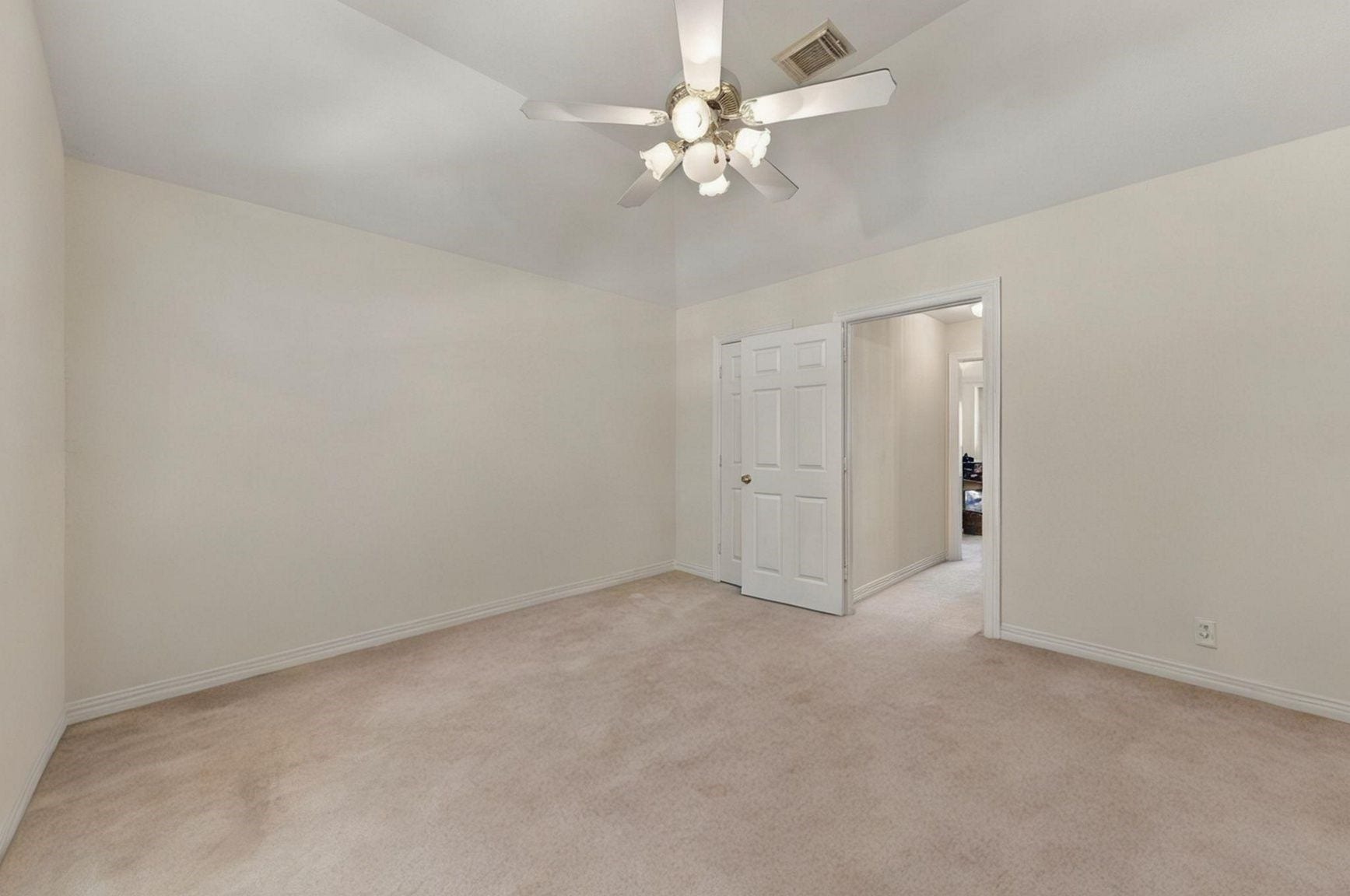 4907 Cambridge Street, Sugar Land, TX 77479 Another view of the secondary bedroom.