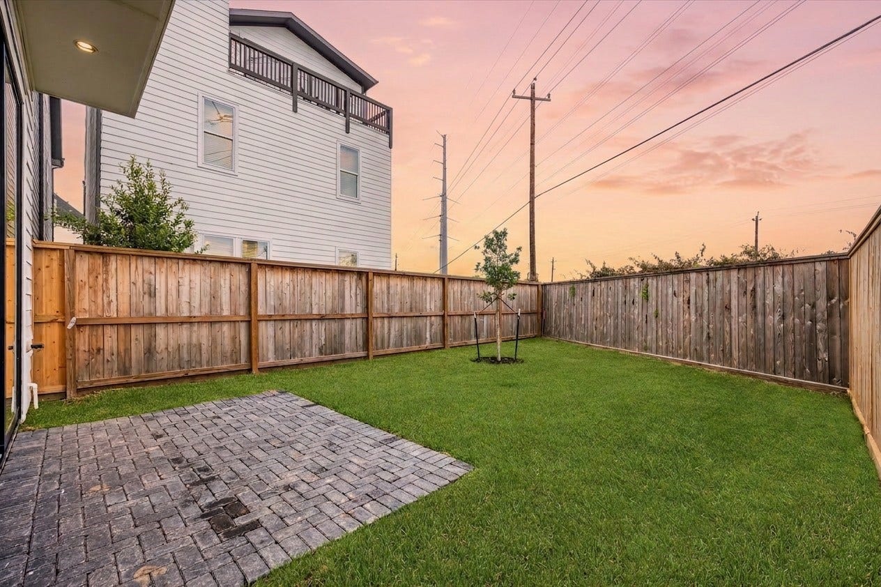 1008 Golden Nectar, Houston, TX 77008 spacious big backyard that backs up to Centerpoint easement for privacy