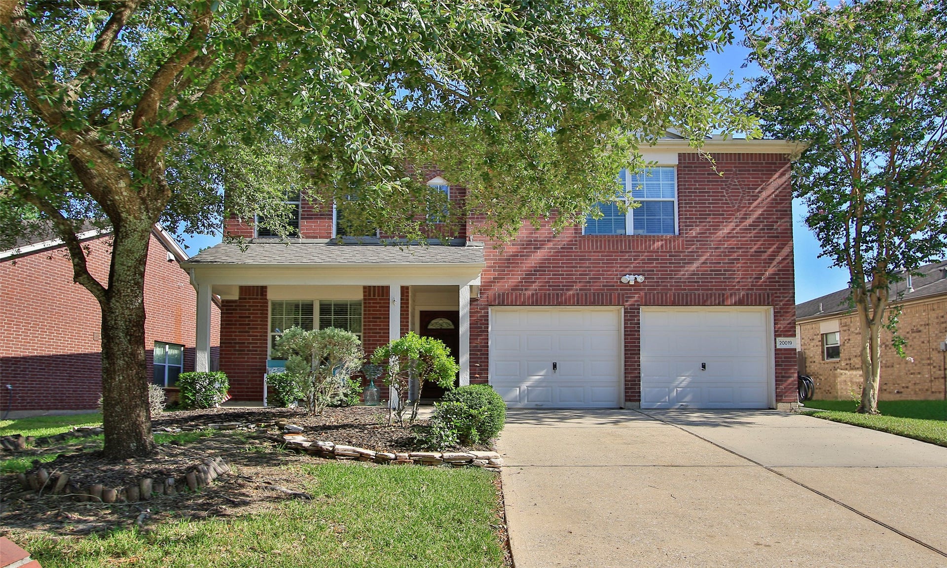 20019 Cypresswood Springs, Spring, TX 77373 ADORABLE COZY 4 BEDROOM HOME IN CYPRESSWOOD LAKES - Well kept traditional home in the gated community of Cypresswood Lakes with large back yard and mature trees that shade the front yard!