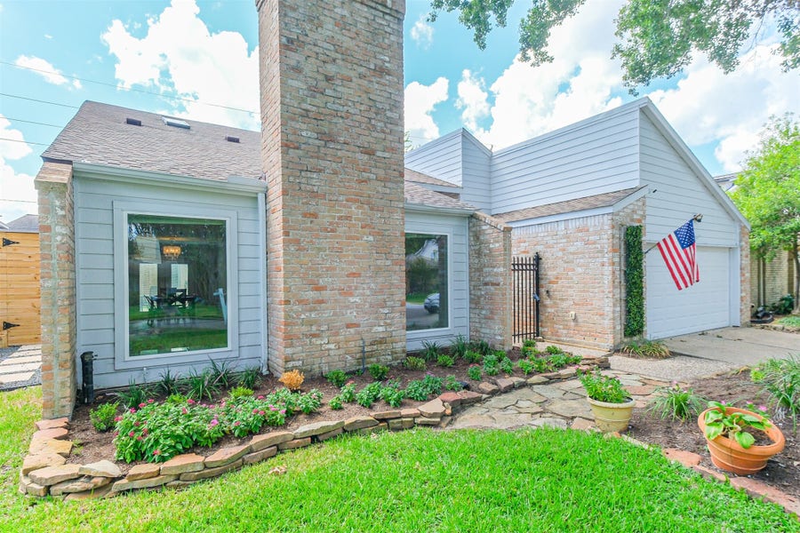 Property photo for 13919 Swiss Hill Drive, Houston, TX