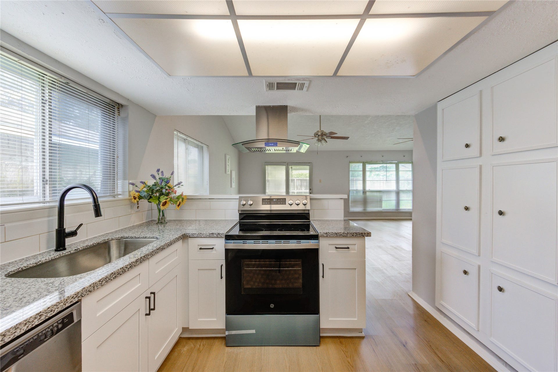 10523 Towne Square Road, Sugar Land, TX 77498