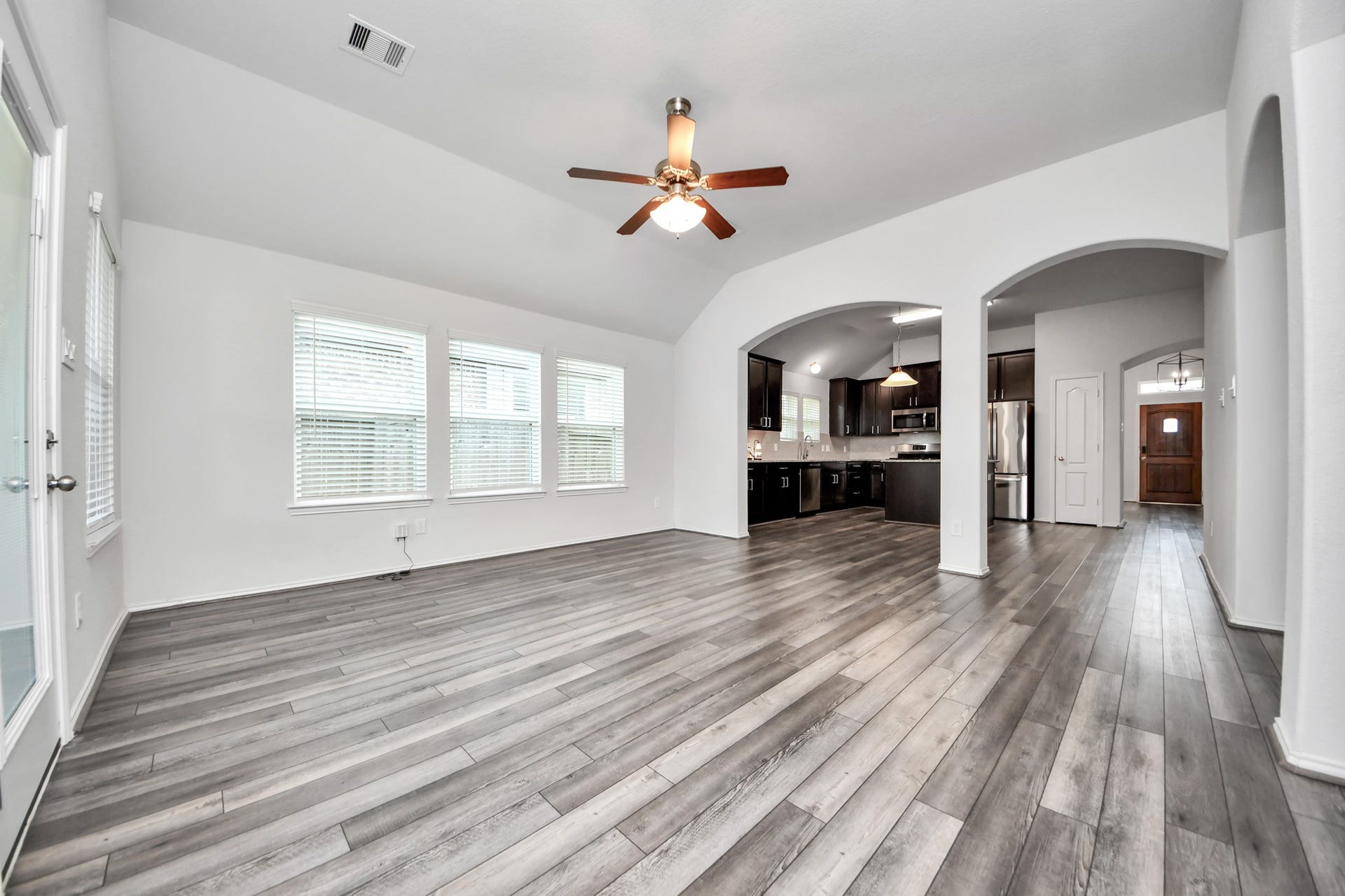 5186 Dry Hollow Drive, Alvin, TX 77511 5186 Dry Hollow Drive, Alvin, TX 77511