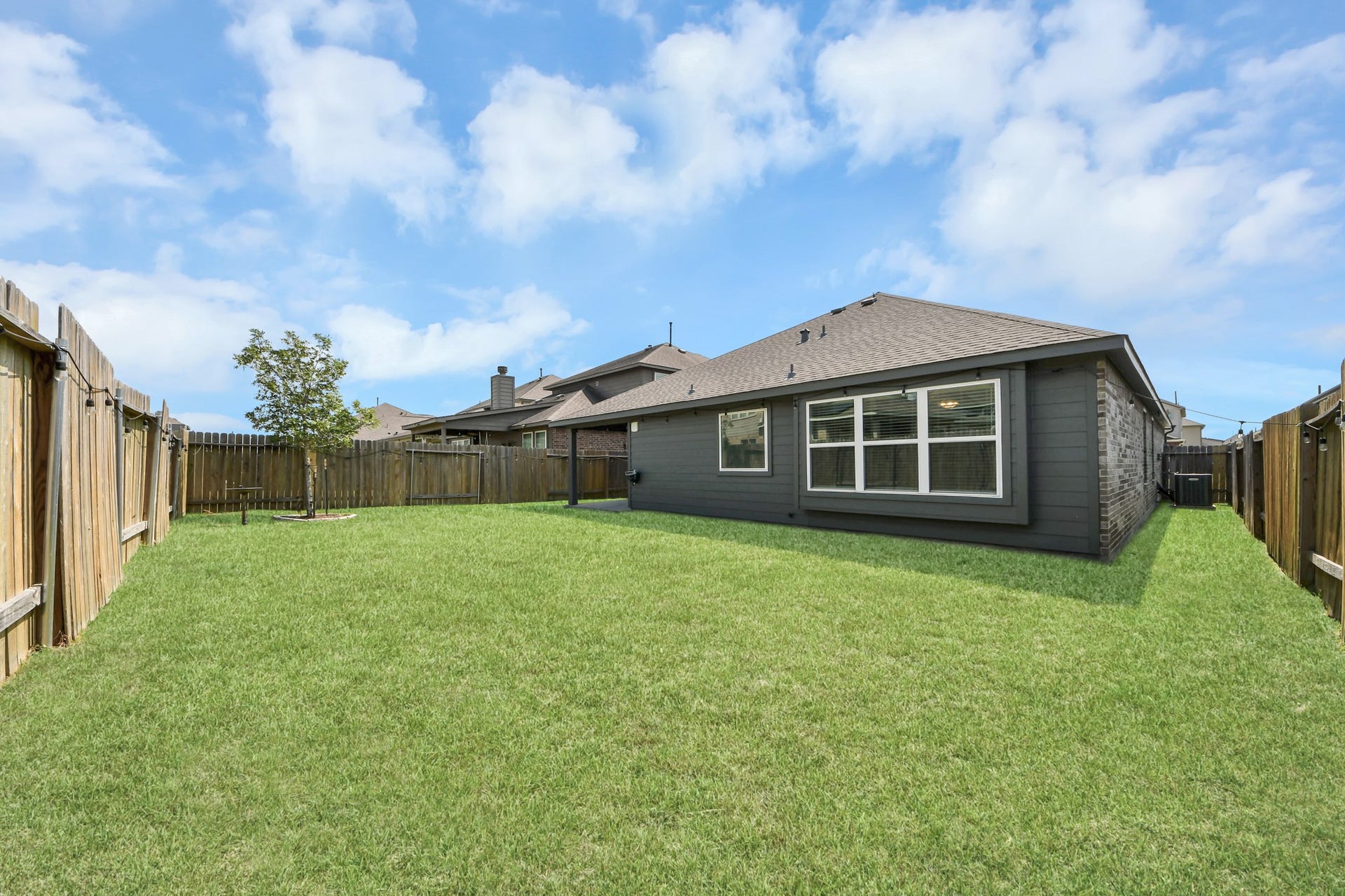 5186 Dry Hollow Drive, Alvin, TX 77511 Spacious Backyard