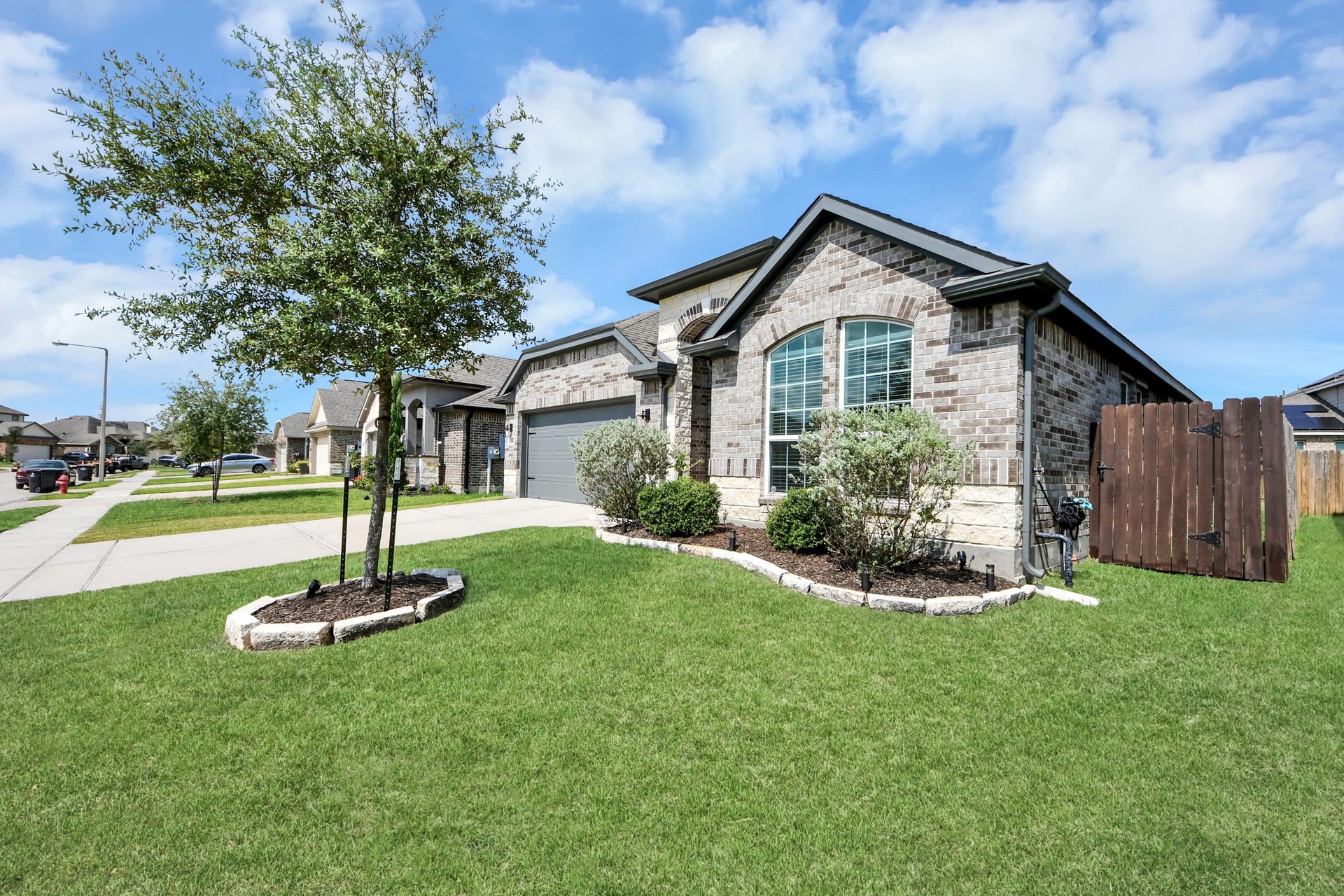 5186 Dry Hollow Drive, Alvin, TX 77511 5186 Dry Hollow Drive, Alvin, TX 77511