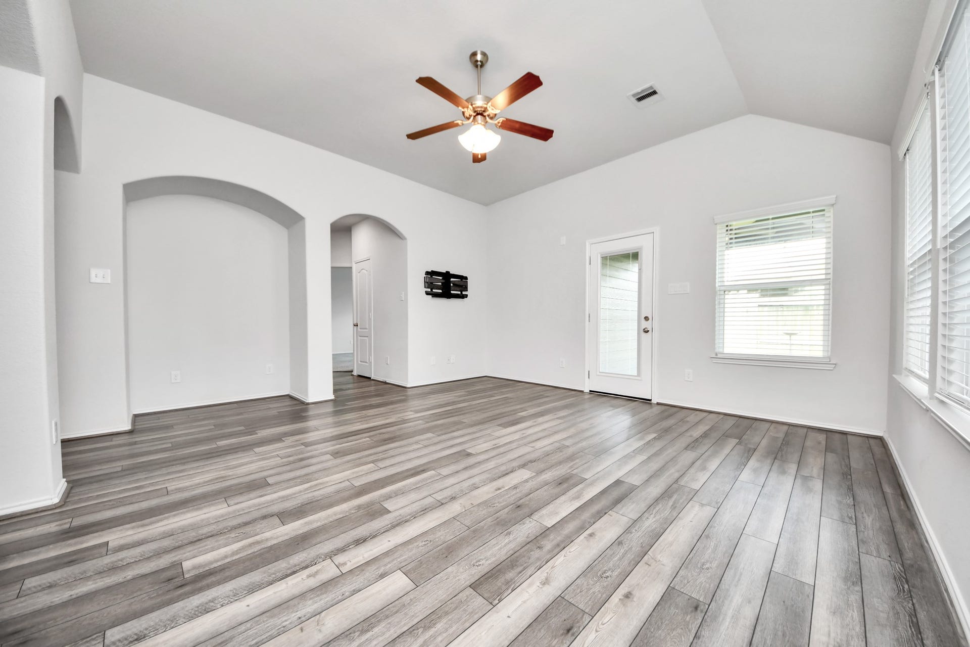 5186 Dry Hollow Drive, Alvin, TX 77511 5186 Dry Hollow Drive, Alvin, TX 77511
