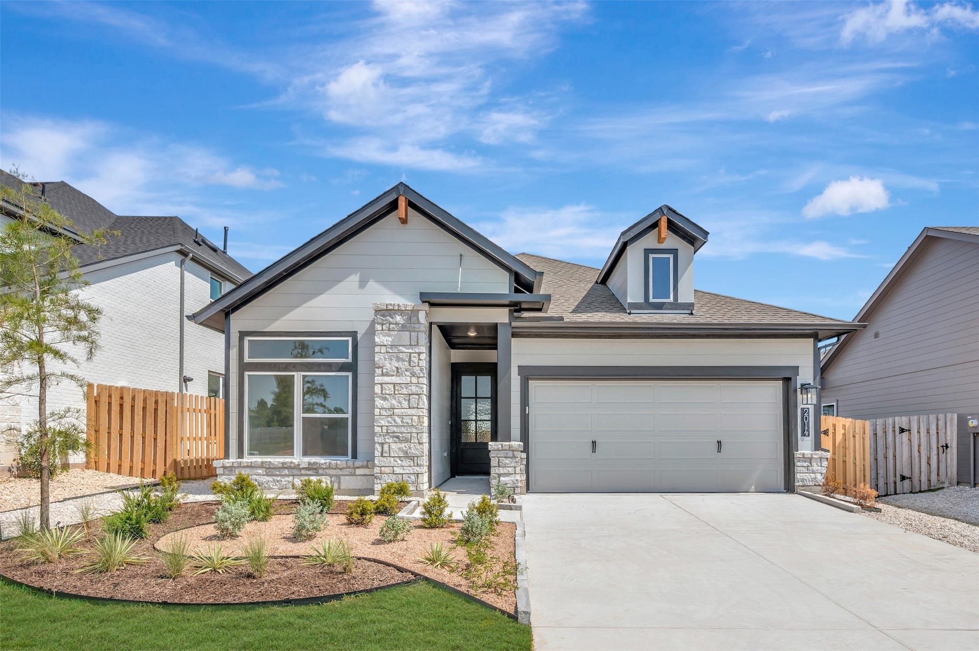 2014 Escobar Street, Montgomery, TX 77316 Welcome to The Crystal Beach by David Weekley Homes. Move-In Ready Now!