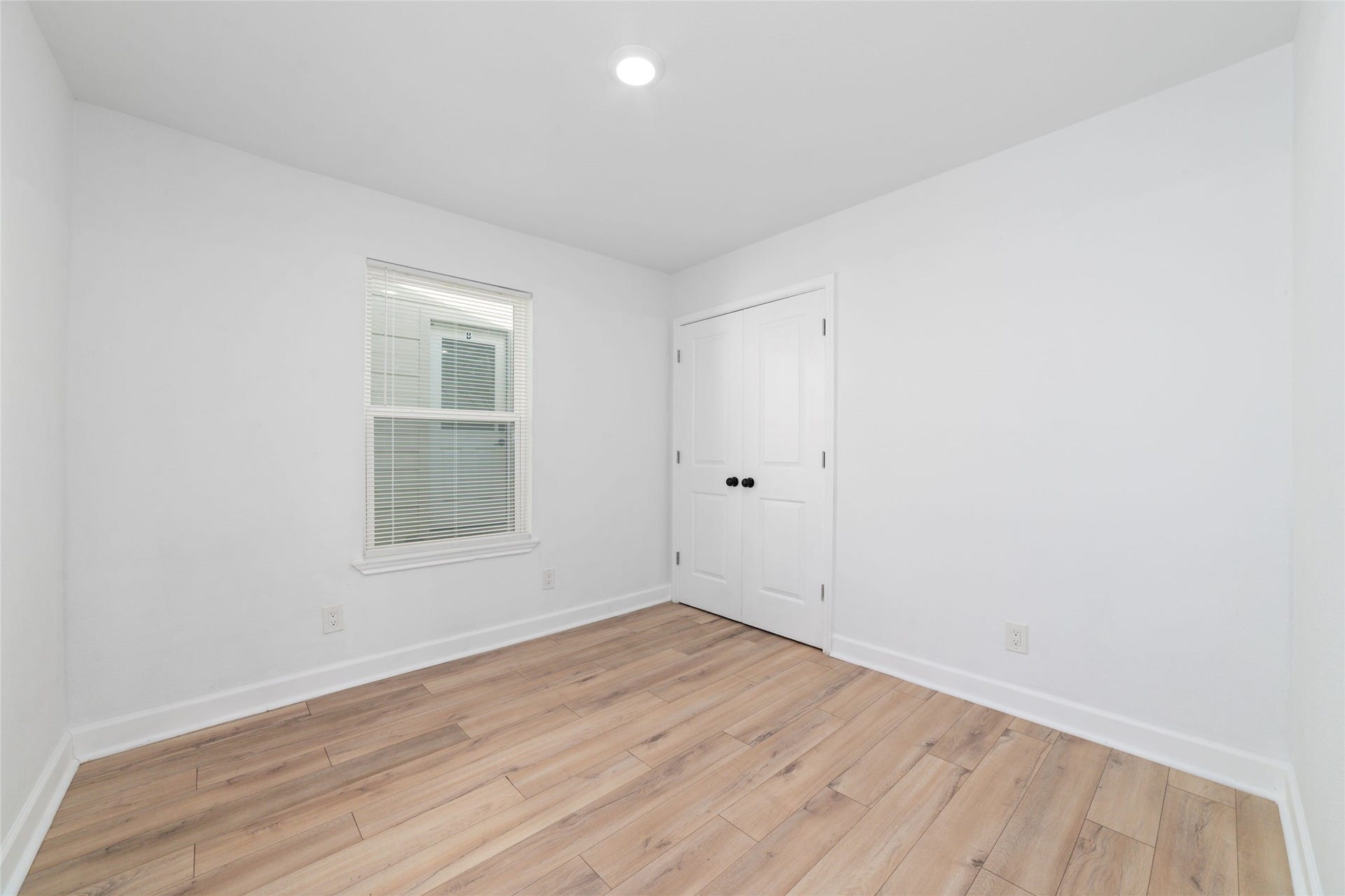 7125 Conley Street, Houston, TX 77021 Third bedroom.