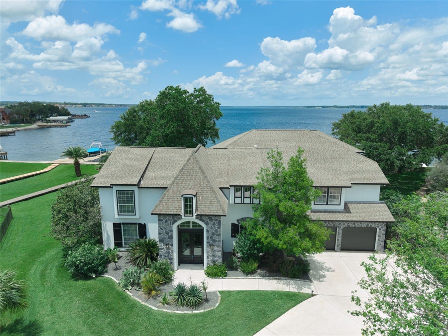 Property photo for 11706 Edgewater Court, Montgomery, TX