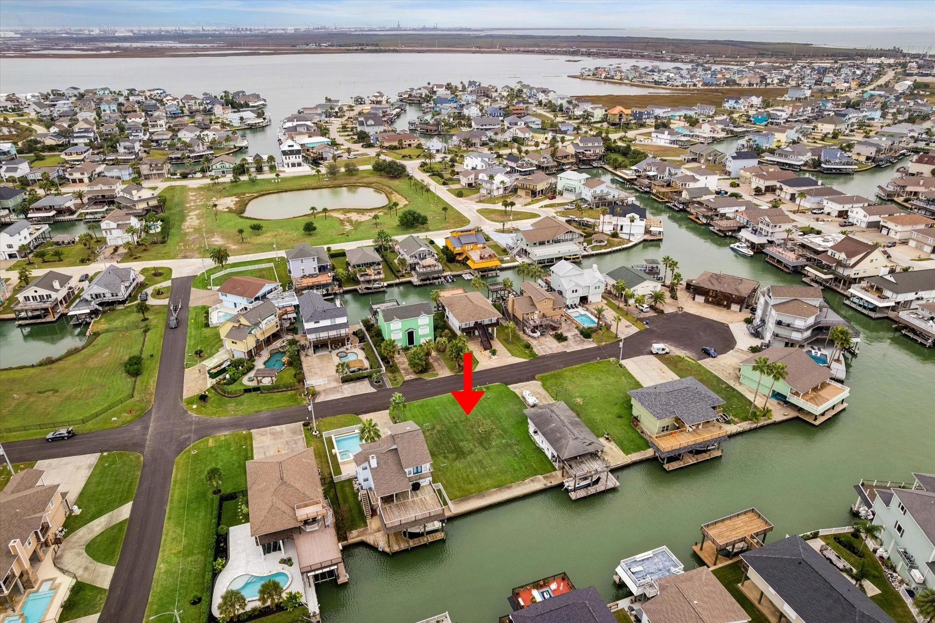 1223 Maui Dr, Tiki Island, TX 77554 1223 Maui Dr, Tiki Island, TX 77554
