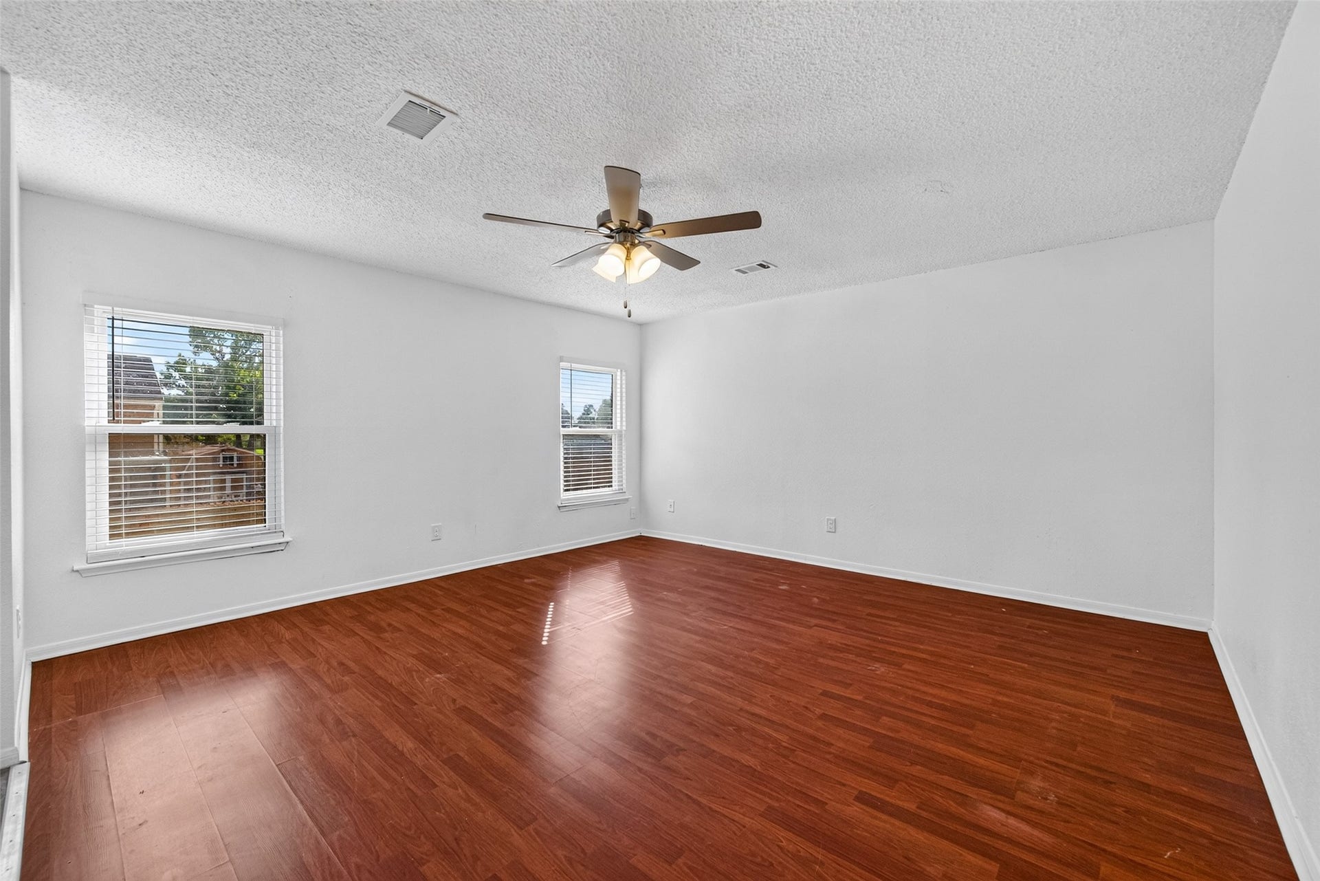 2328 Colleen Drive, Pearland, TX 77581 2328 Colleen Drive, Pearland, TX 77581