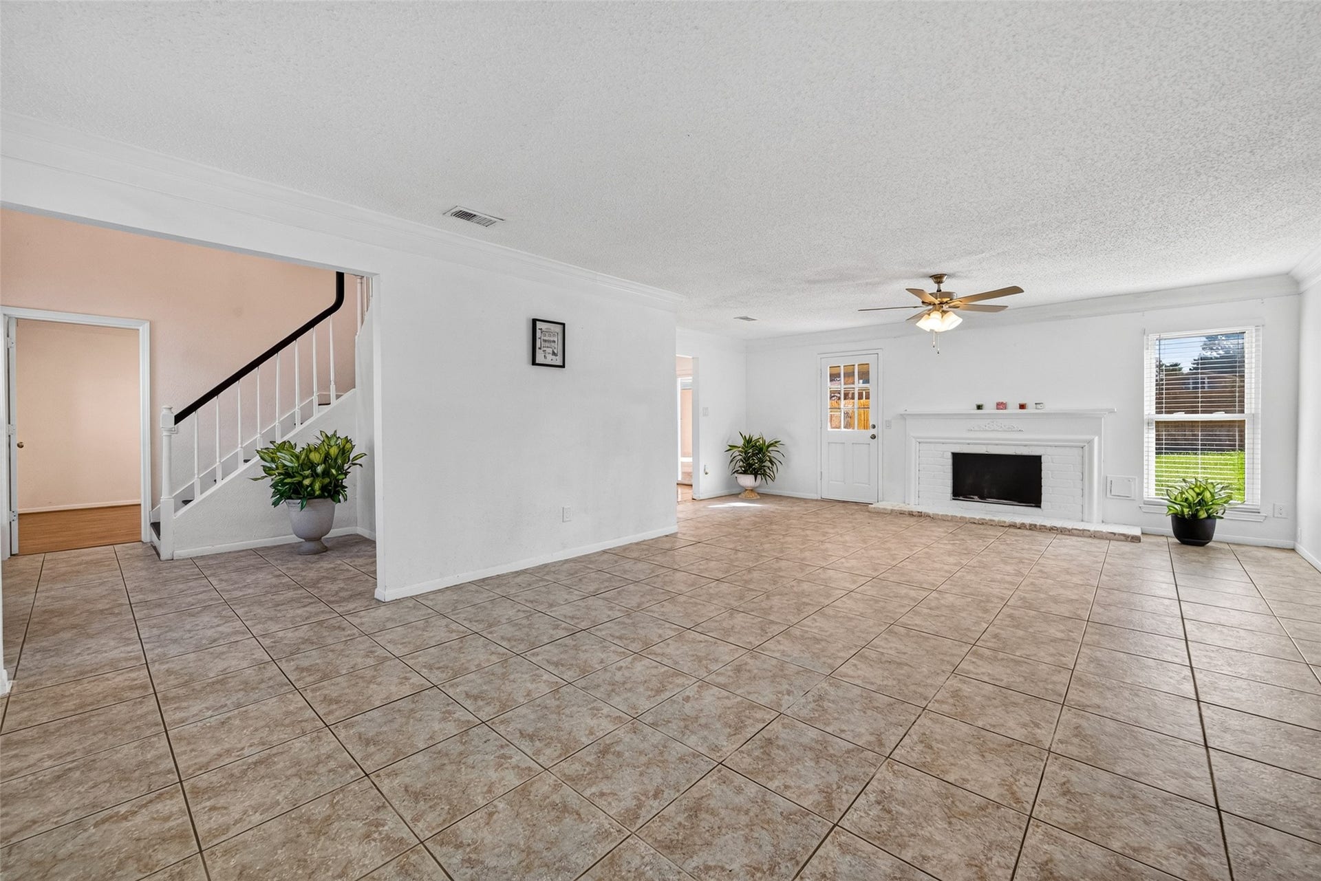 2328 Colleen Drive, Pearland, TX 77581 2328 Colleen Drive, Pearland, TX 77581