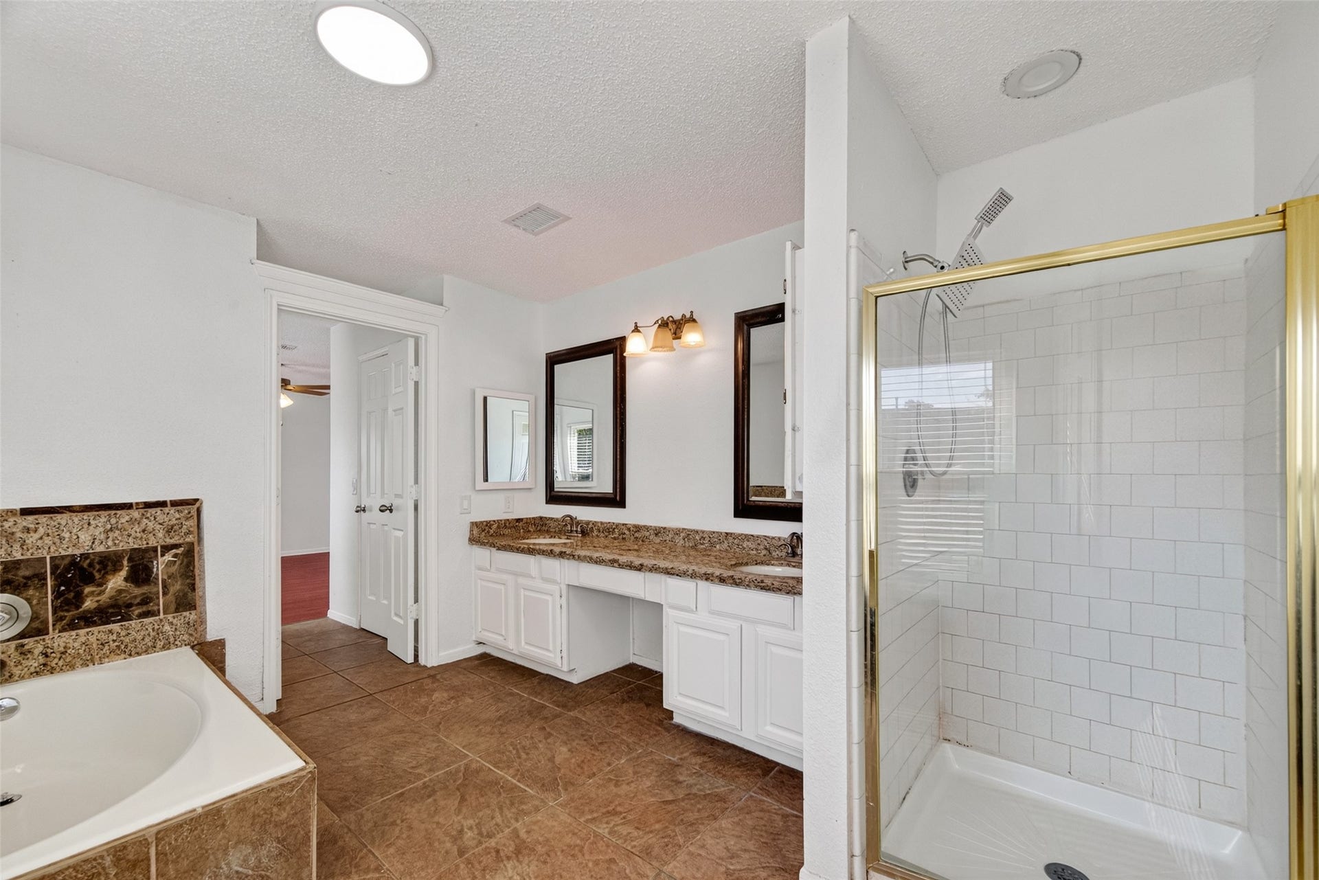 2328 Colleen Drive, Pearland, TX 77581 2328 Colleen Drive, Pearland, TX 77581