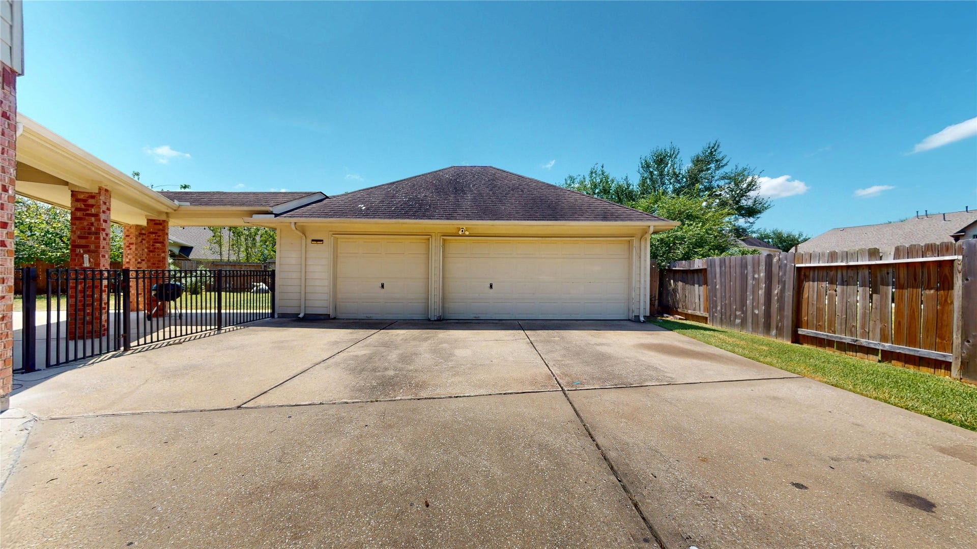 3310 Aspenbrook Ct Court, Pearland, TX 77581