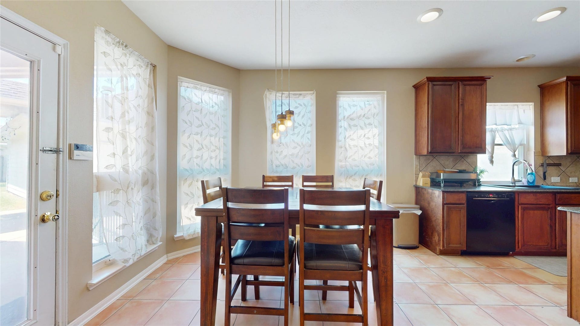 3310 Aspenbrook Ct Court, Pearland, TX 77581