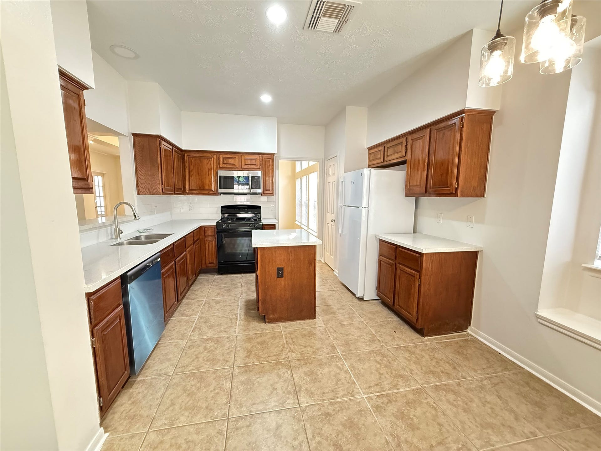 14527 Circlewood Way, Houston, TX 77062 14527 Circlewood Way, Houston, TX 77062