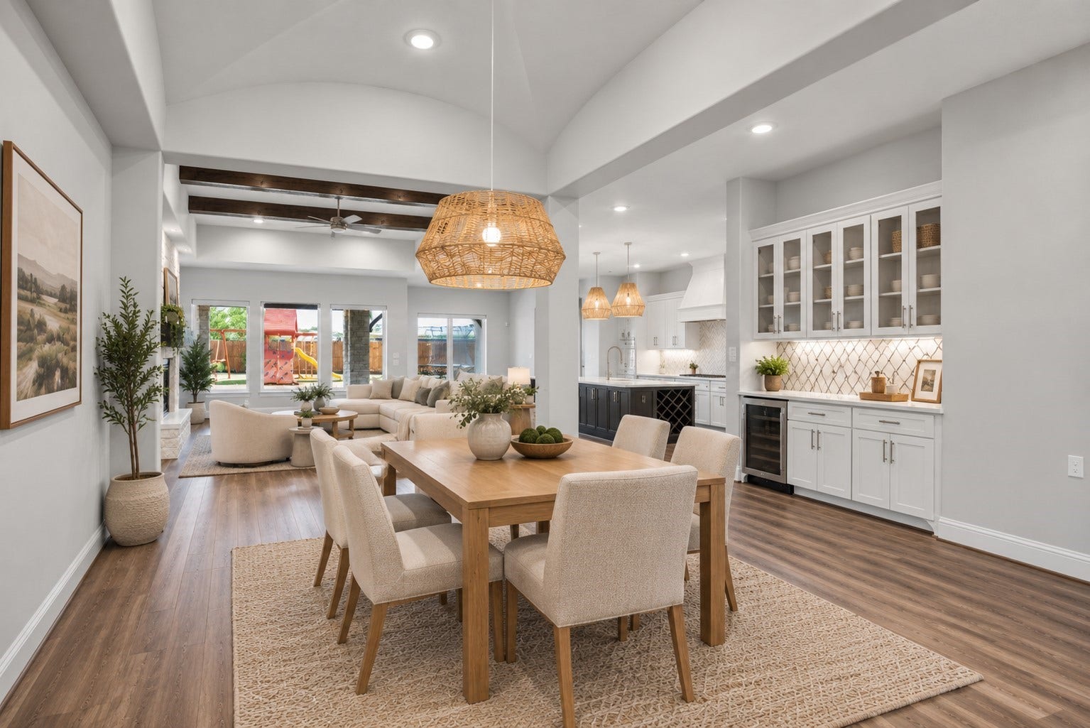 10810 Painted Crescent Court, Cypress, TX 77433 Buffet Station