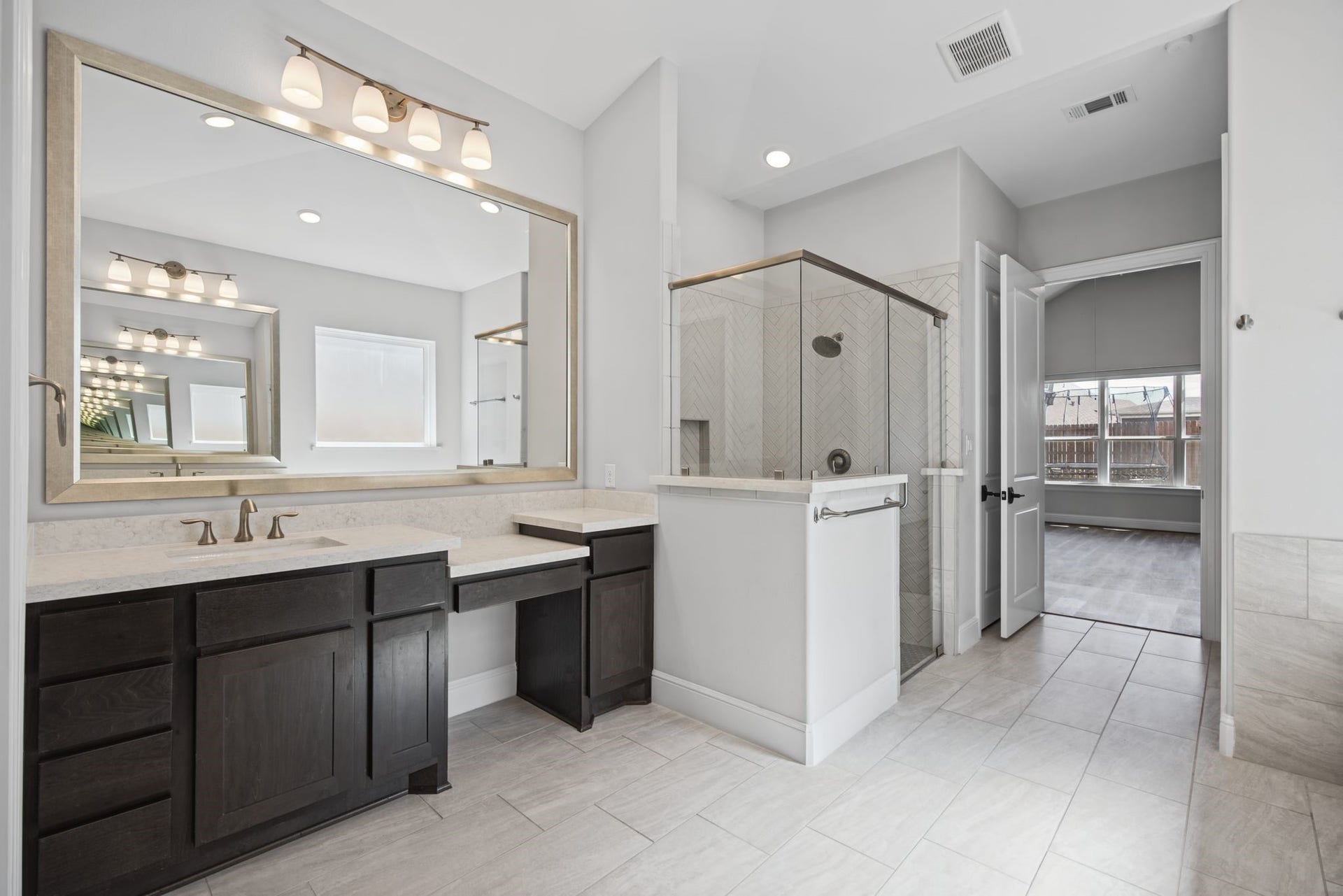 10810 Painted Crescent Court, Cypress, TX 77433 Seperate Shower & Tub