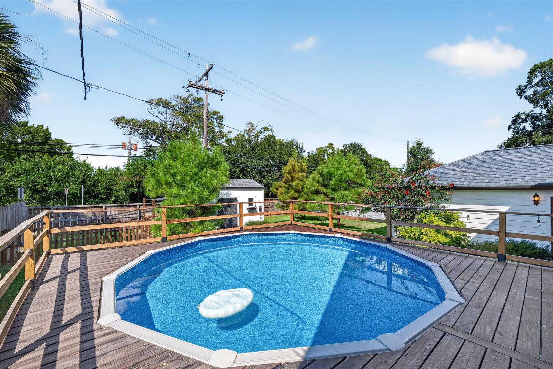 107.5 Shirleen Drive, Seabrook, TX 77586 107.5 Shirleen Drive, Seabrook, TX 77586