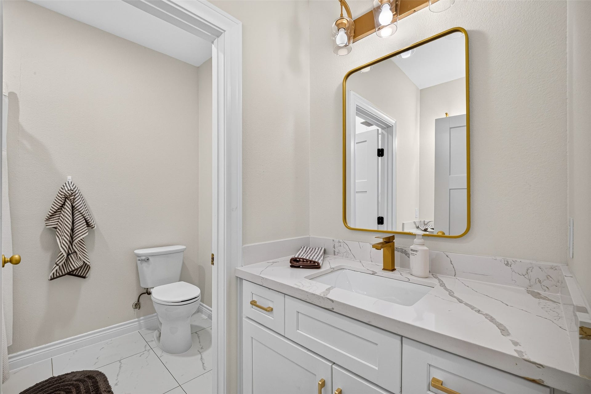 107.5 Shirleen Drive, Seabrook, TX 77586 107.5 Shirleen Drive, Seabrook, TX 77586