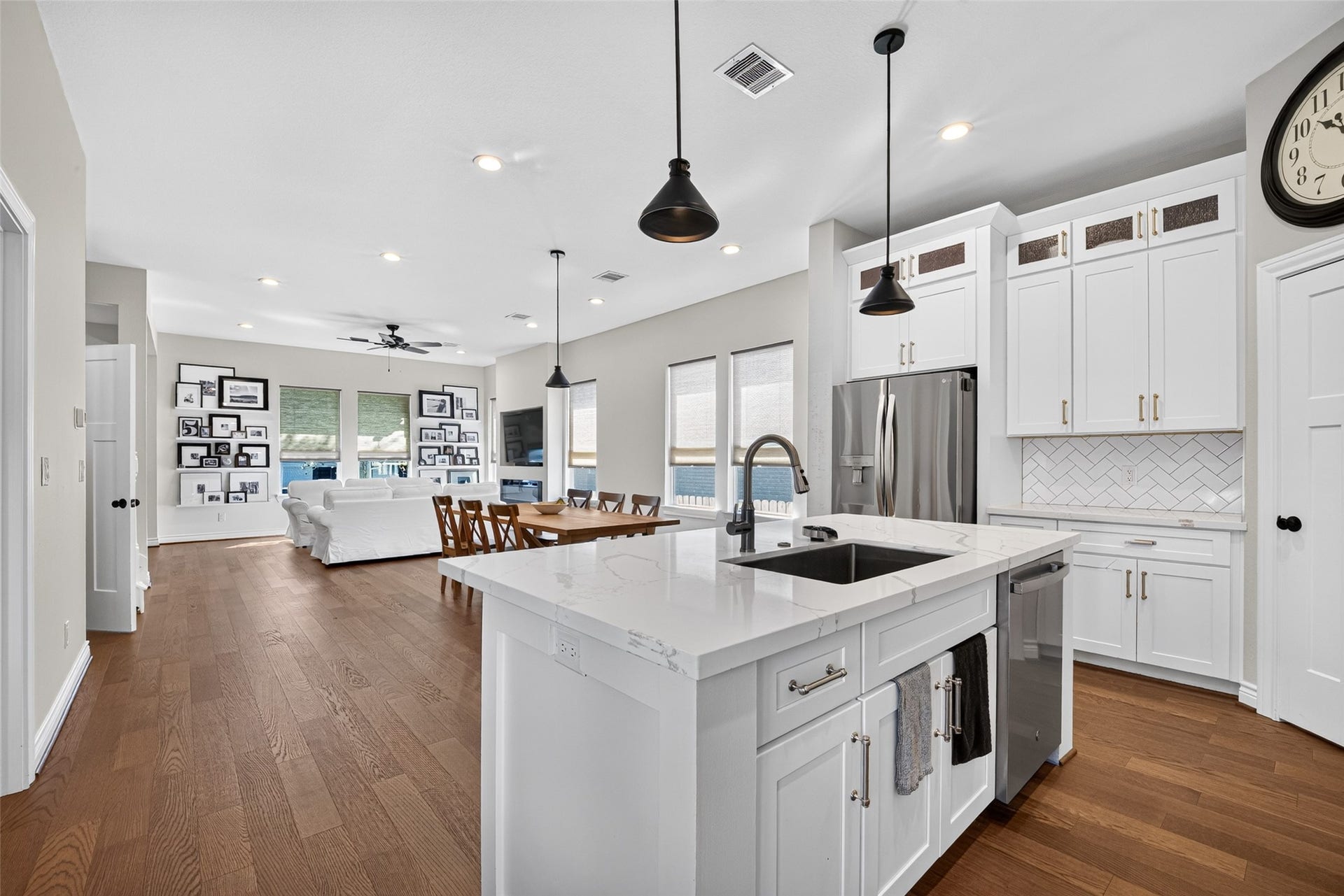 107.5 Shirleen Drive, Seabrook, TX 77586 107.5 Shirleen Drive, Seabrook, TX 77586