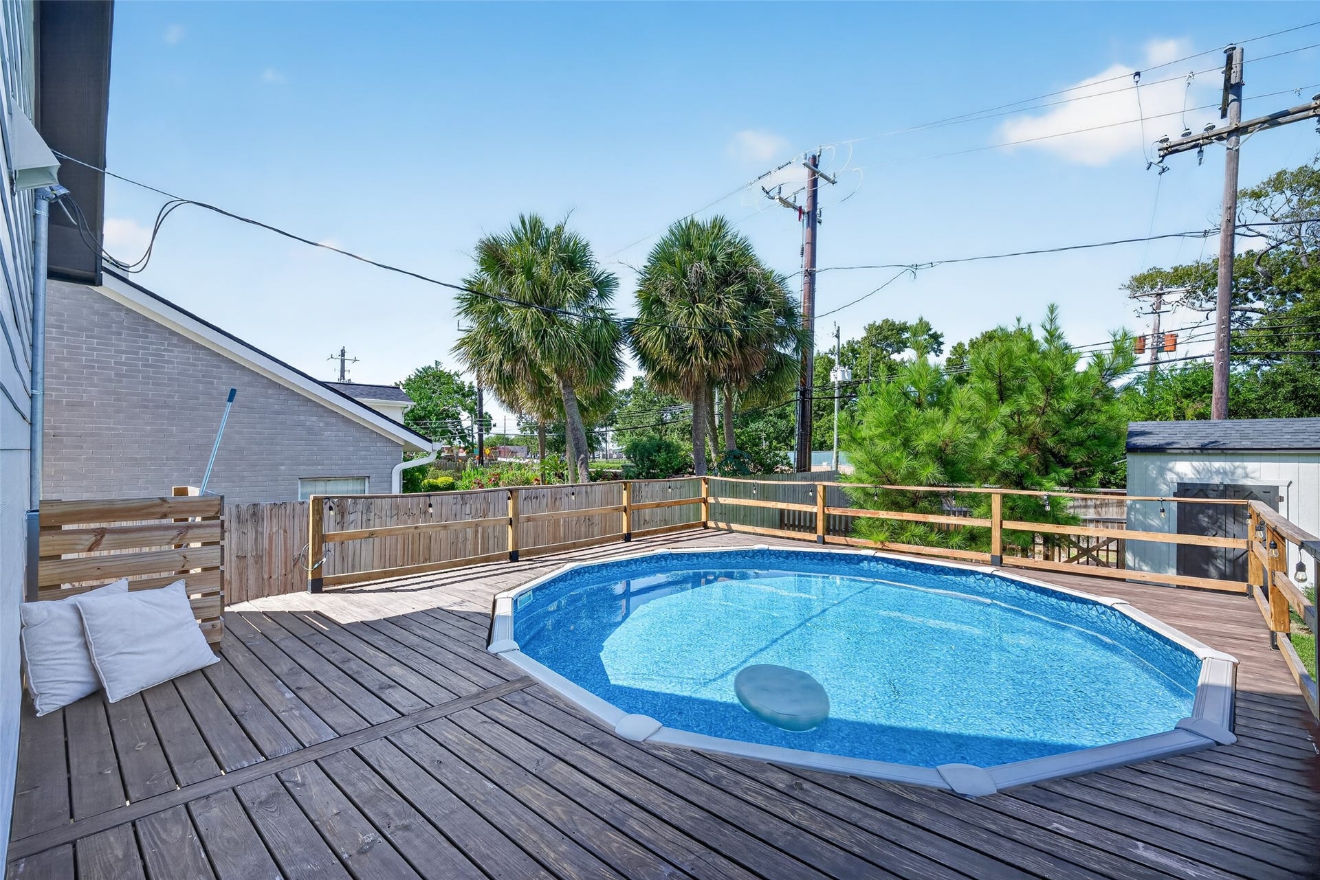 107.5 Shirleen Drive, Seabrook, TX 77586 107.5 Shirleen Drive, Seabrook, TX 77586