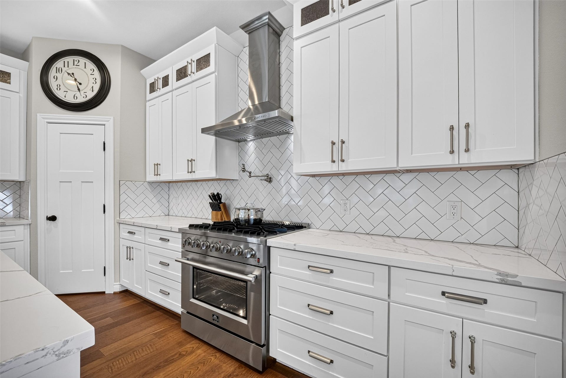 107.5 Shirleen Drive, Seabrook, TX 77586 107.5 Shirleen Drive, Seabrook, TX 77586
