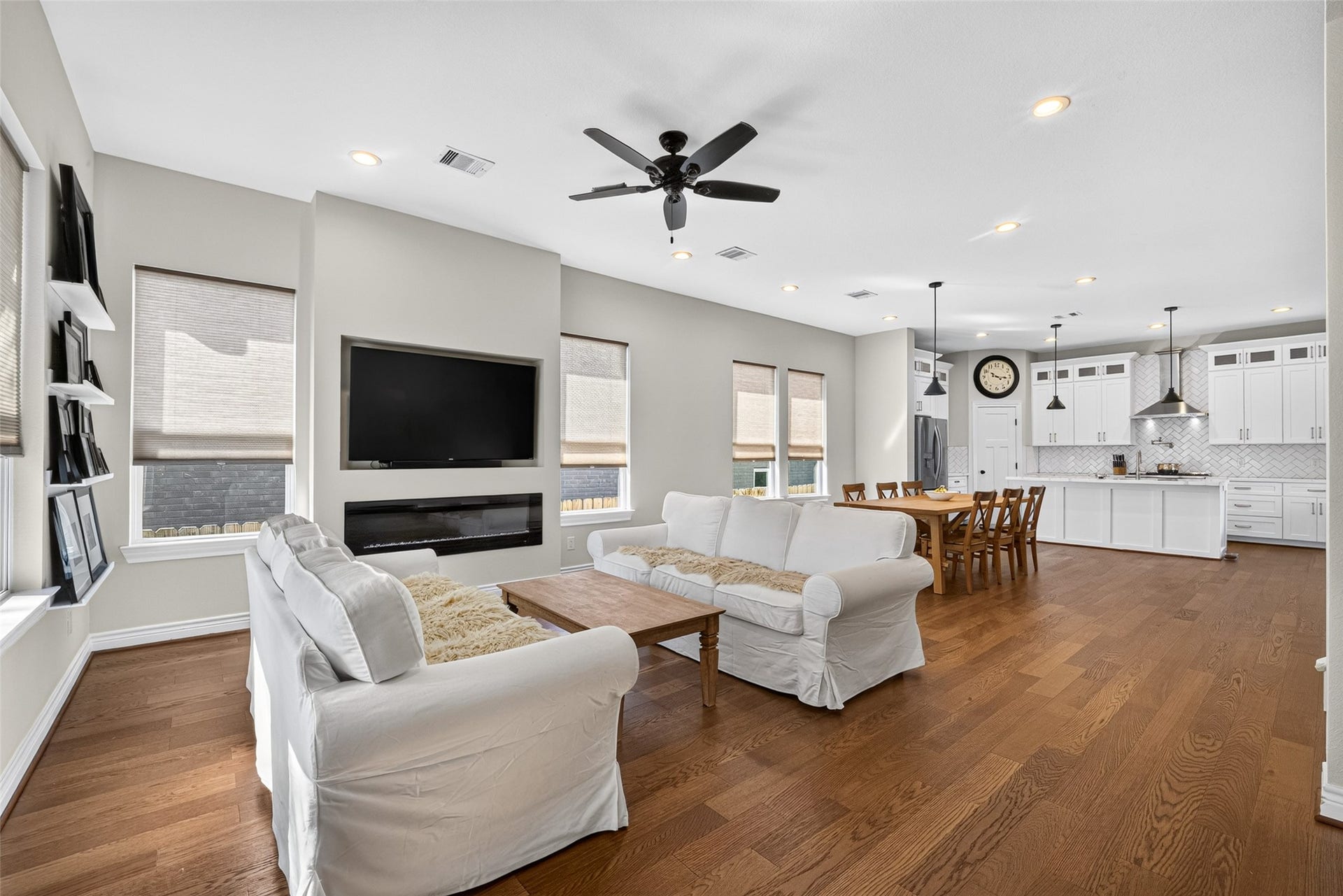 107.5 Shirleen Drive, Seabrook, TX 77586 107.5 Shirleen Drive, Seabrook, TX 77586
