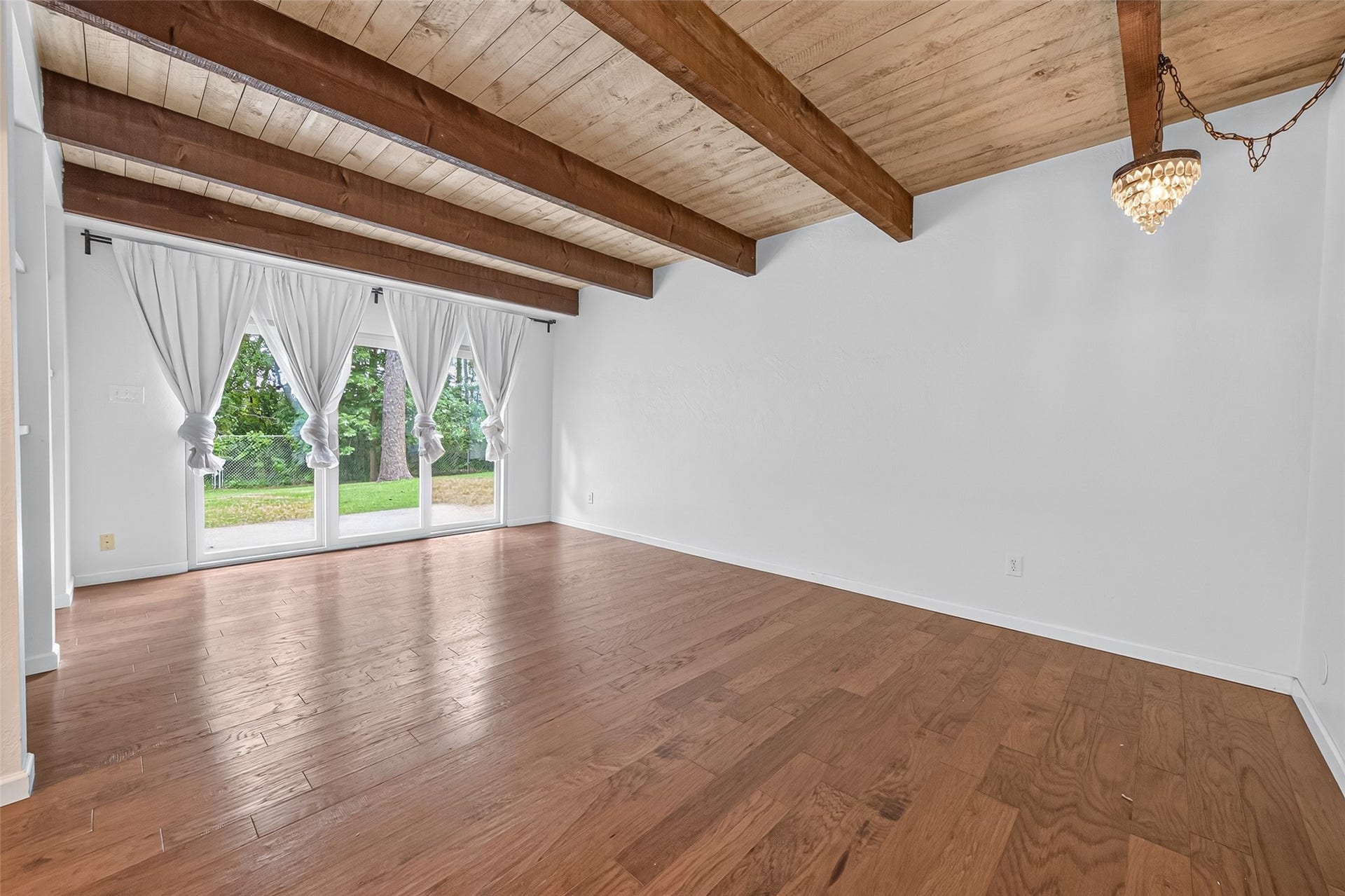 23610 Creekview Drive, Spring, TX 77389 23610 Creekview Drive, Spring, TX 77389