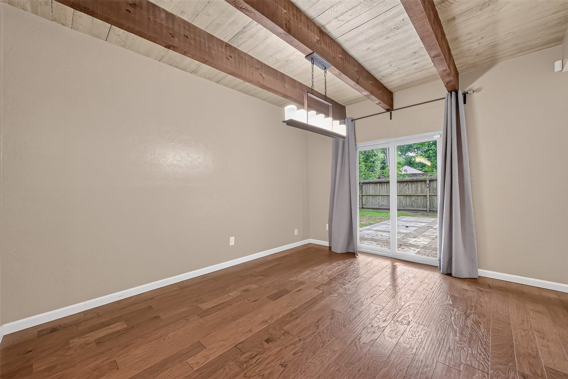 23610 Creekview Drive, Spring, TX 77389 23610 Creekview Drive, Spring, TX 77389