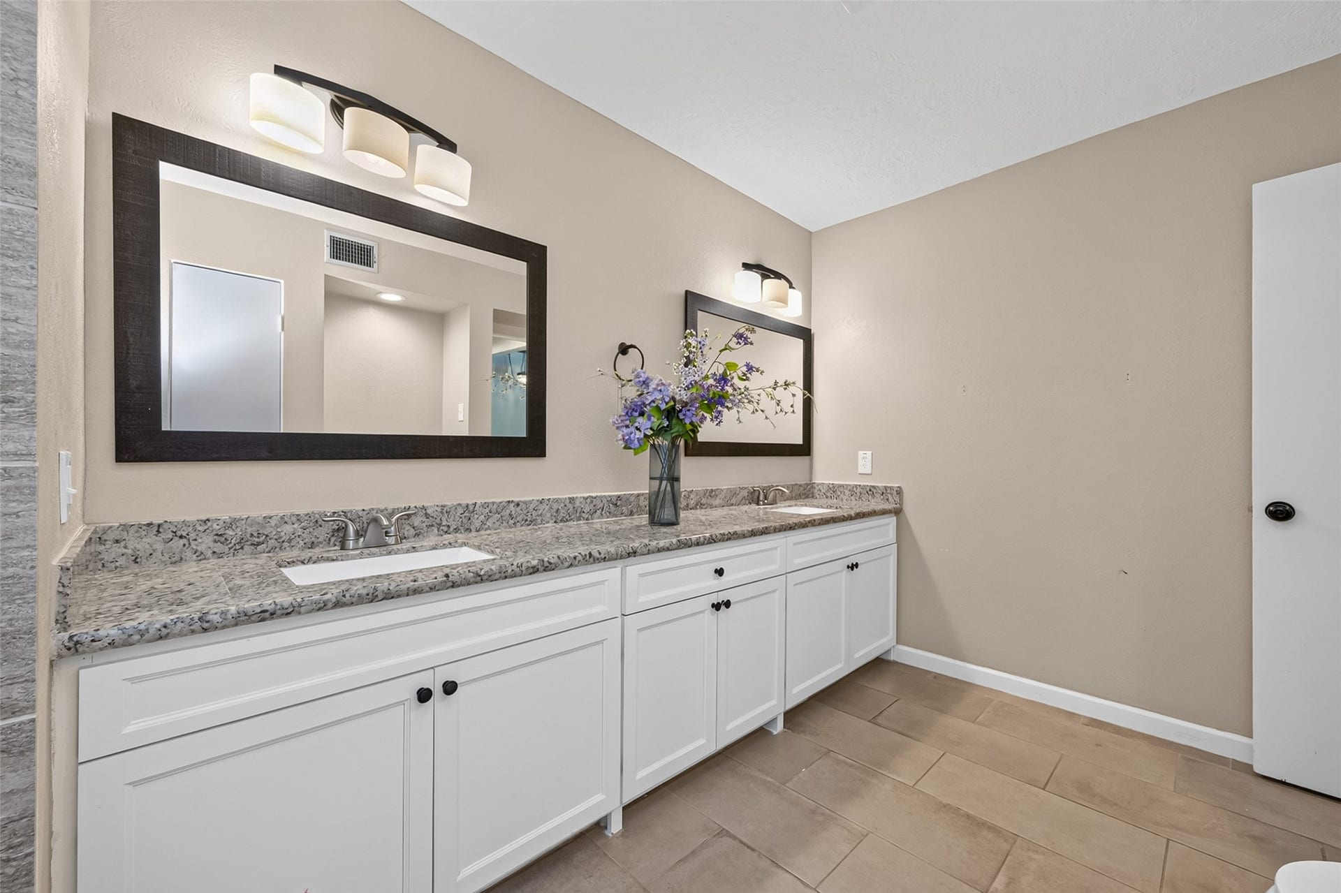 23610 Creekview Drive, Spring, TX 77389 23610 Creekview Drive, Spring, TX 77389