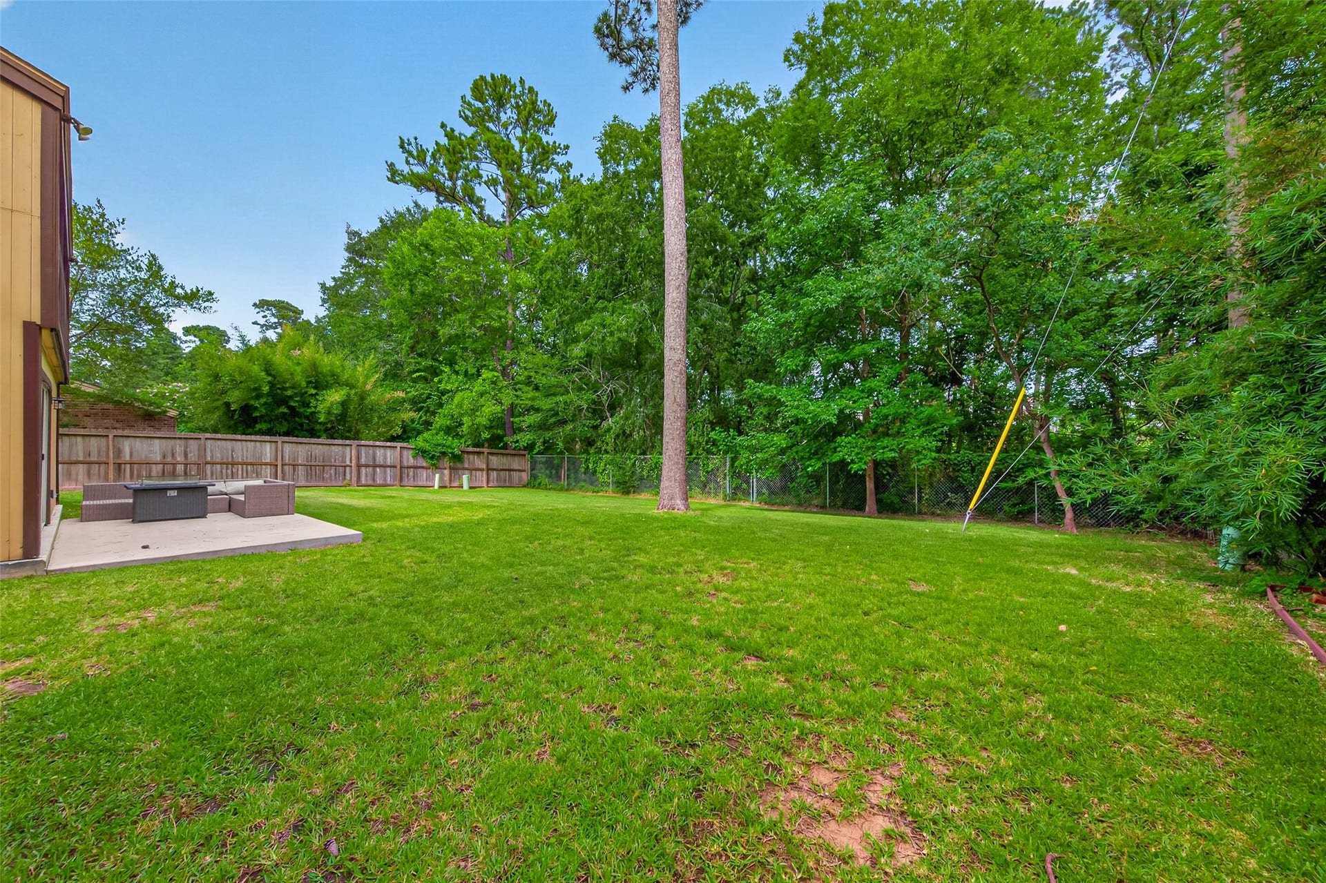 23610 Creekview Drive, Spring, TX 77389 23610 Creekview Drive, Spring, TX 77389