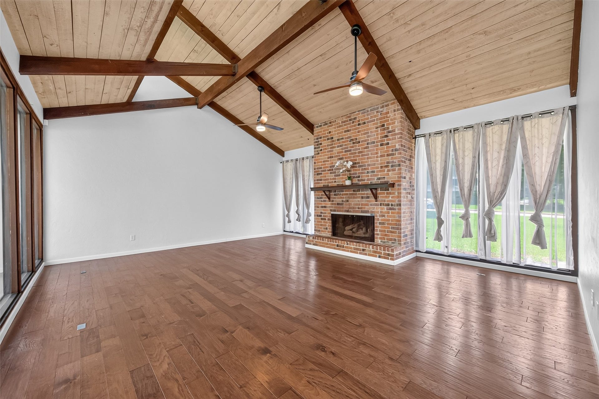 23610 Creekview Drive, Spring, TX 77389 23610 Creekview Drive, Spring, TX 77389