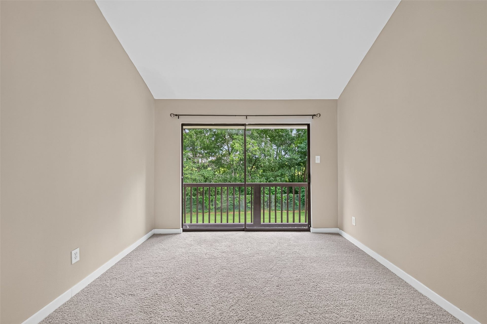 23610 Creekview Drive, Spring, TX 77389 23610 Creekview Drive, Spring, TX 77389