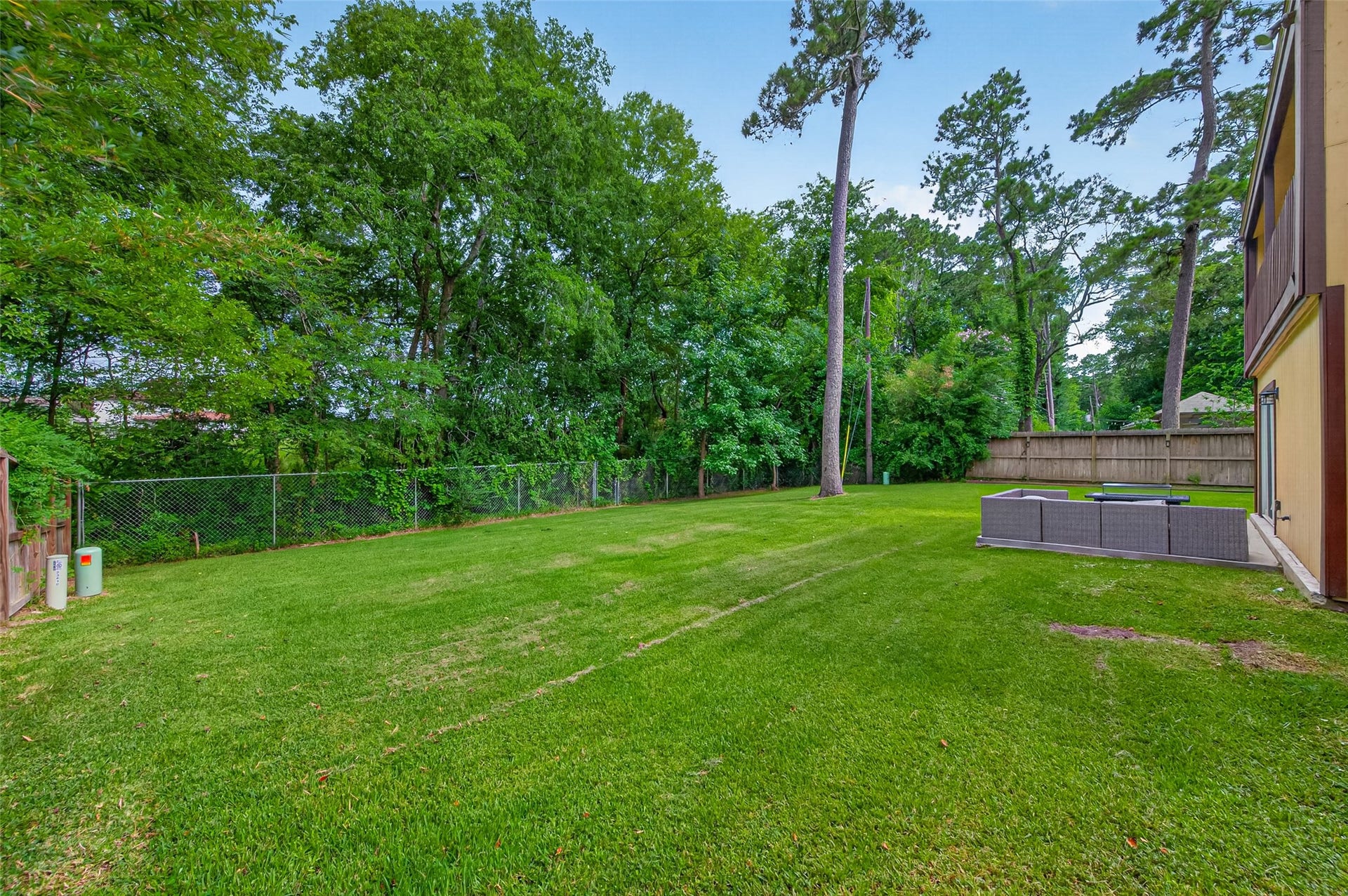 23610 Creekview Drive, Spring, TX 77389 23610 Creekview Drive, Spring, TX 77389